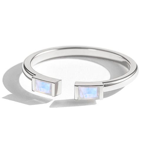 Natural Horizontal Moonstone Baguette Open Ring in 925 Sterling Silver 5x2mm 0.80ct