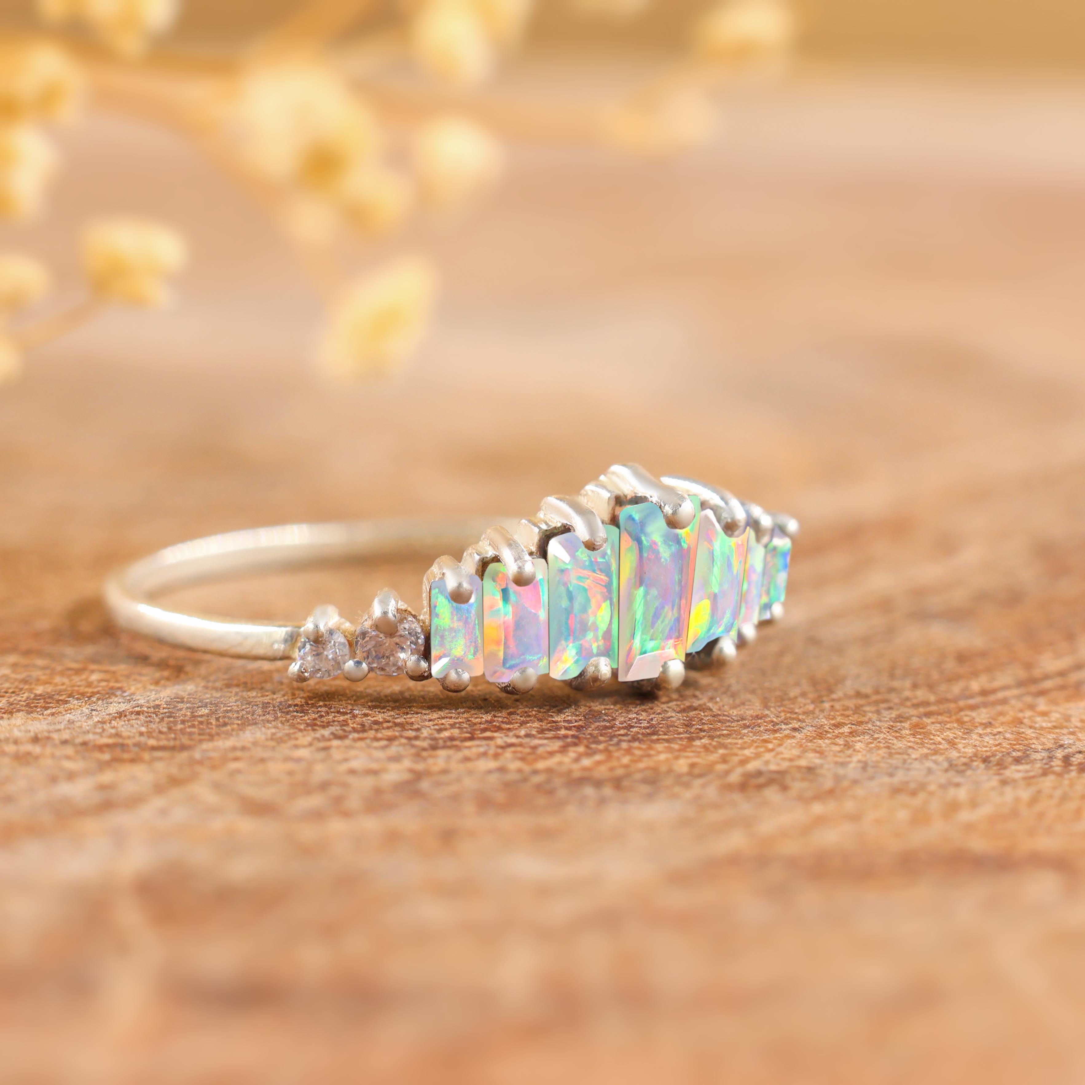 WHITE OPAL RING