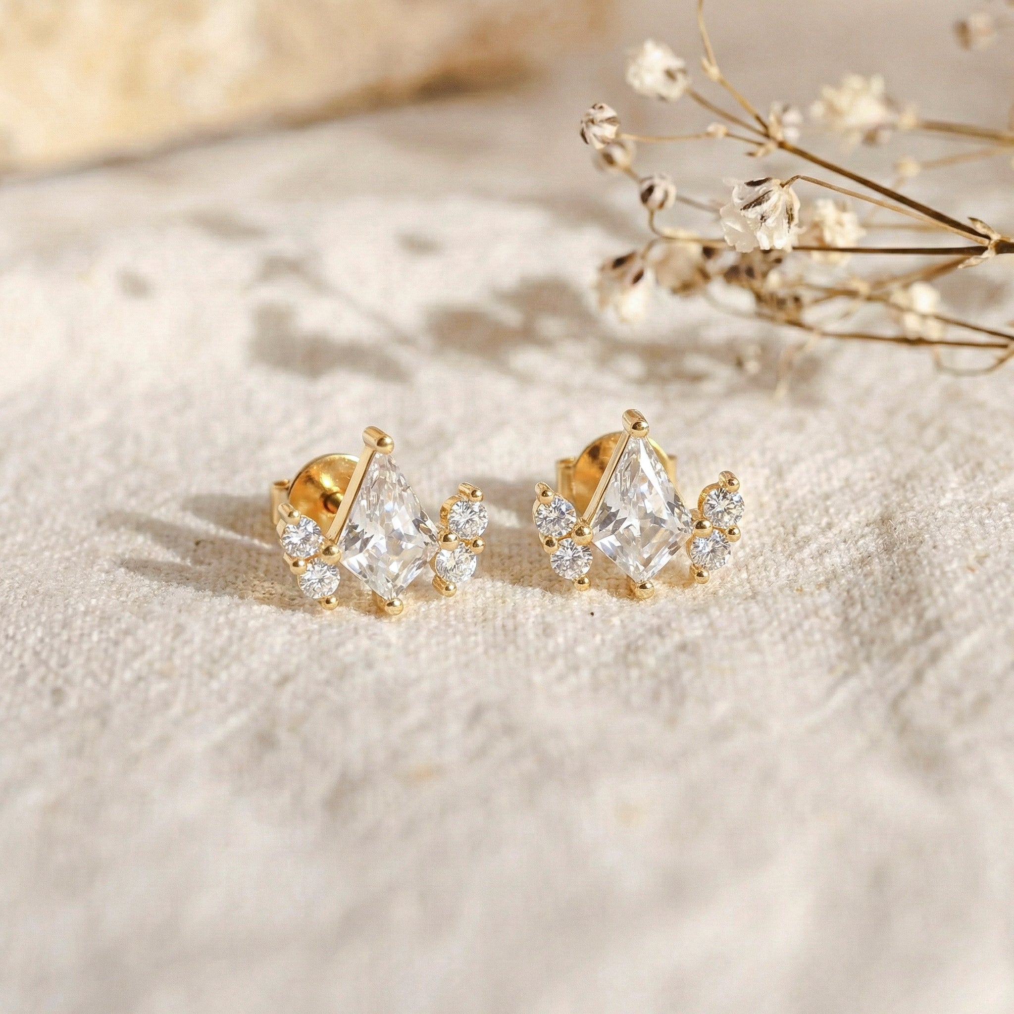 Simulated Diamond Kite Stud Earrings in 925 Sterling Silver 6x4 MM 1ct