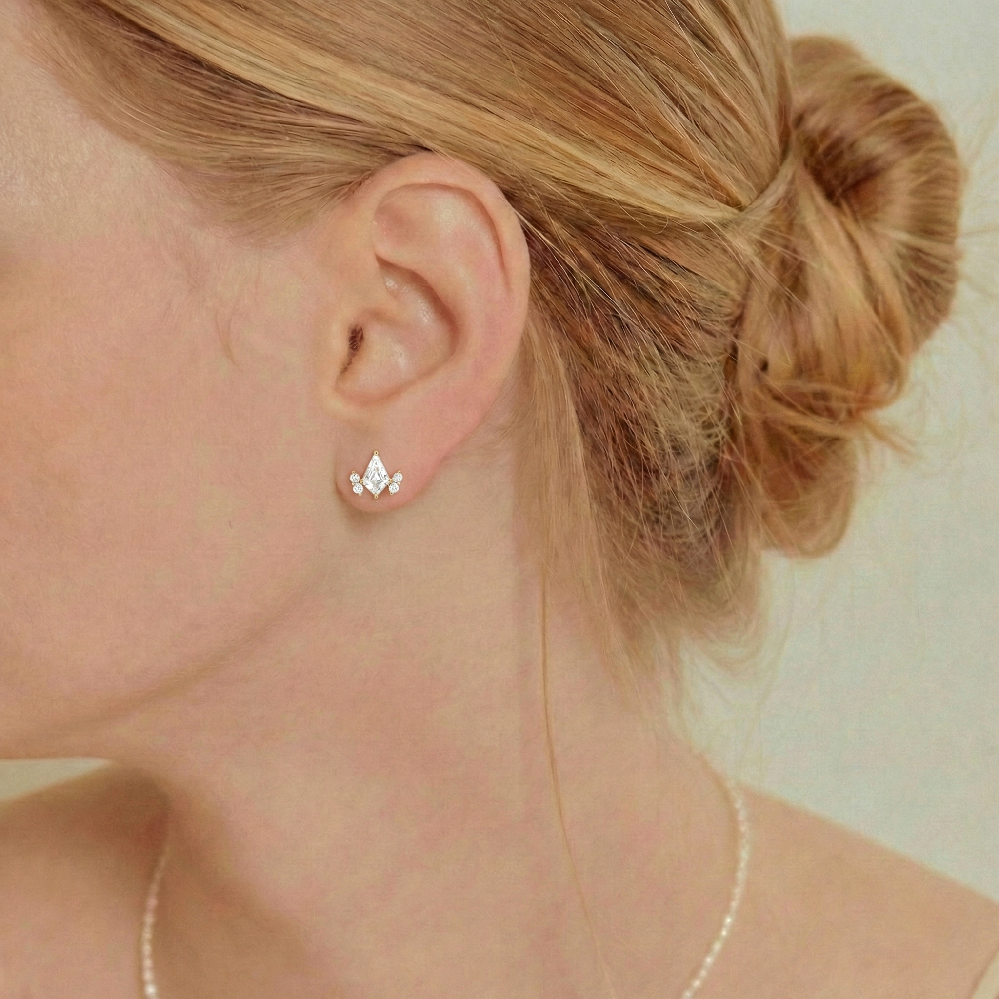 Simulated Diamond Kite Stud Earrings in 925 Sterling Silver 6x4 MM 1ct