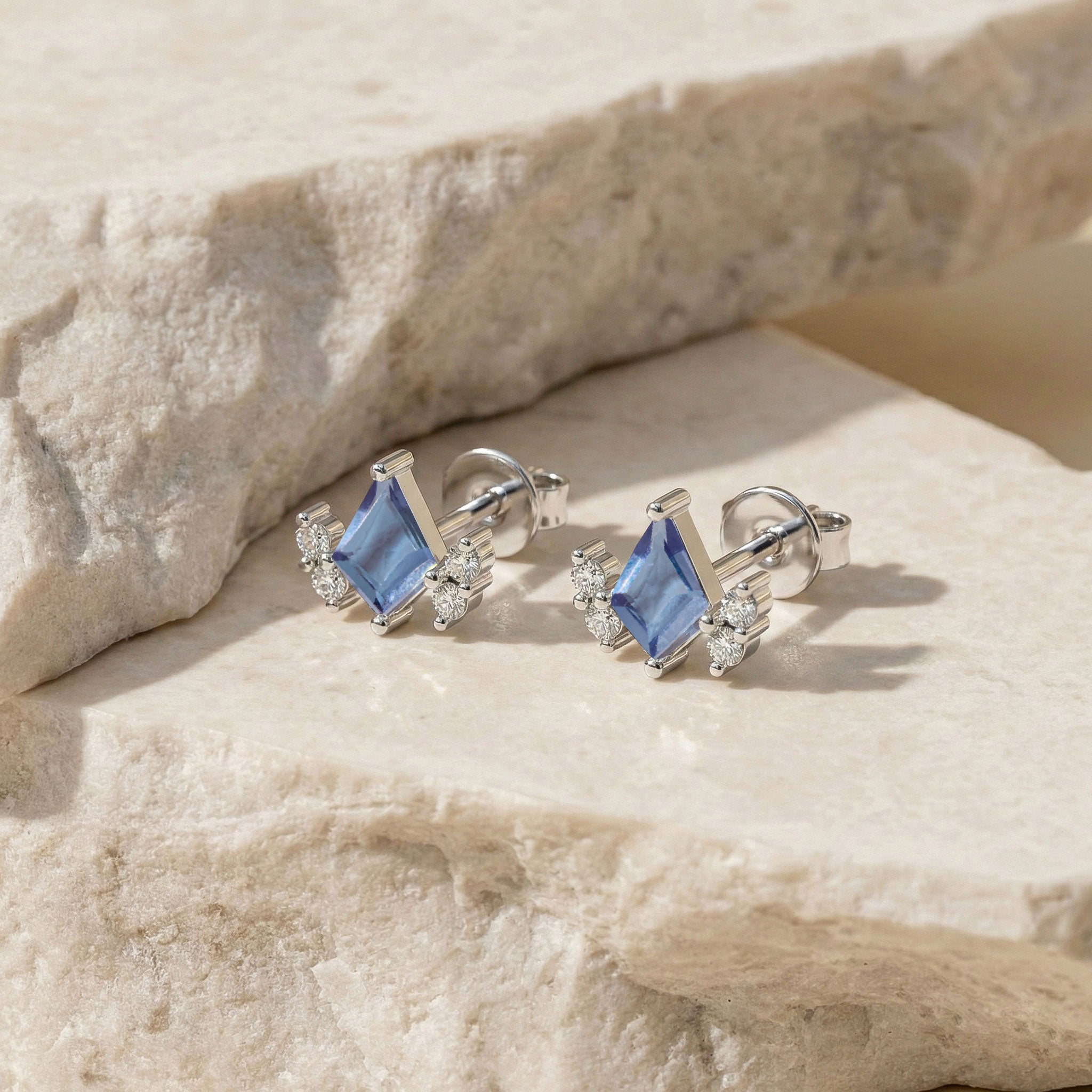 Alexandrite Kite Stud Earrings in 925 Sterling Silver 6x4 MM 1ct
