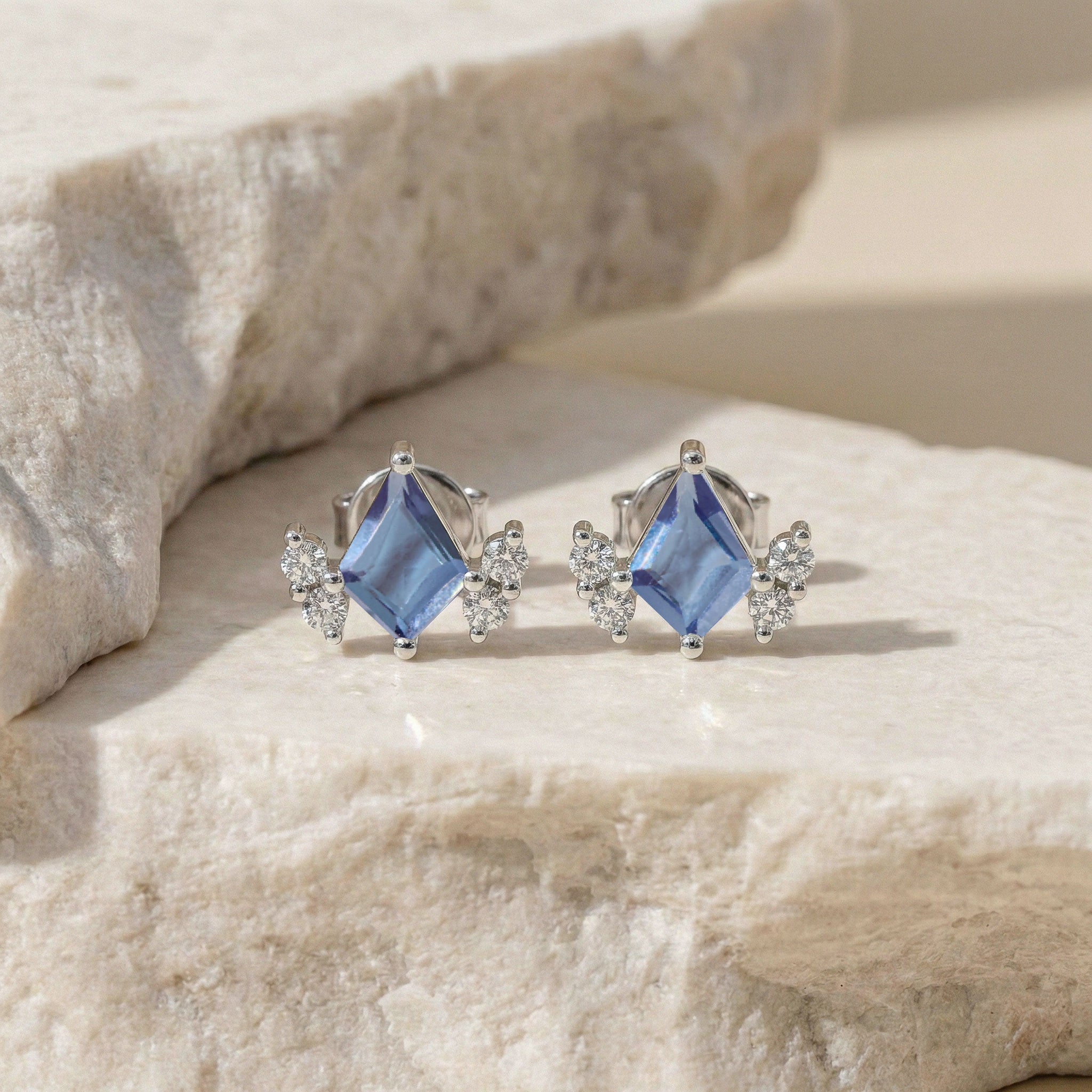 Alexandrite Kite Stud Earrings in 925 Sterling Silver 6x4 MM 1ct