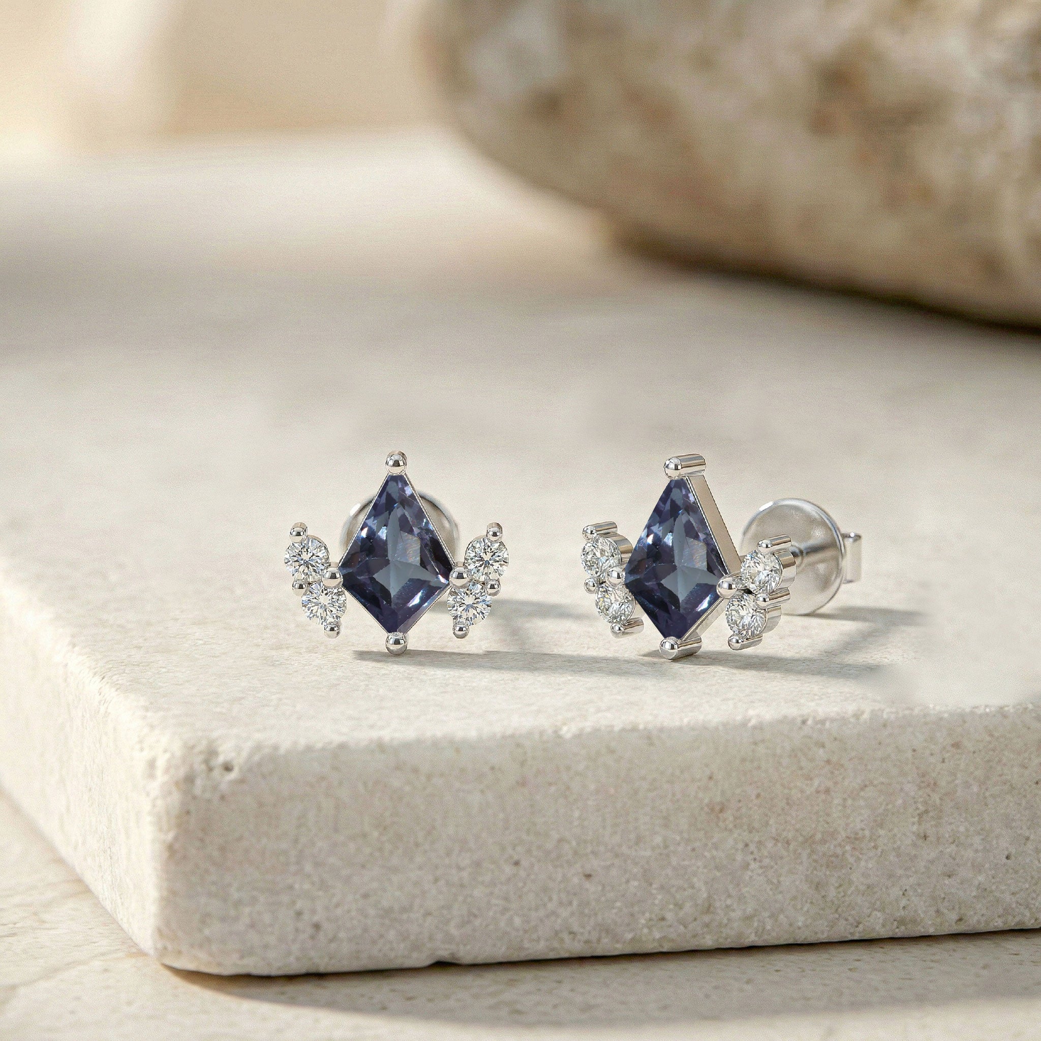 Alexandrite Kite Stud Earrings in 925 Sterling Silver 6x4 MM 1ct