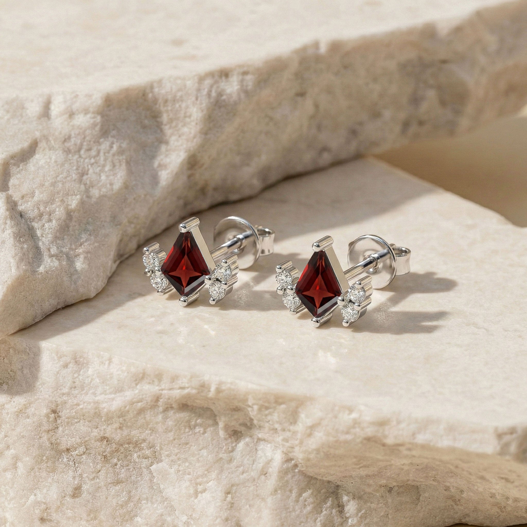 Garnet Kite Stud Earrings in 925 Sterling Silver 6x4 MM 1ct