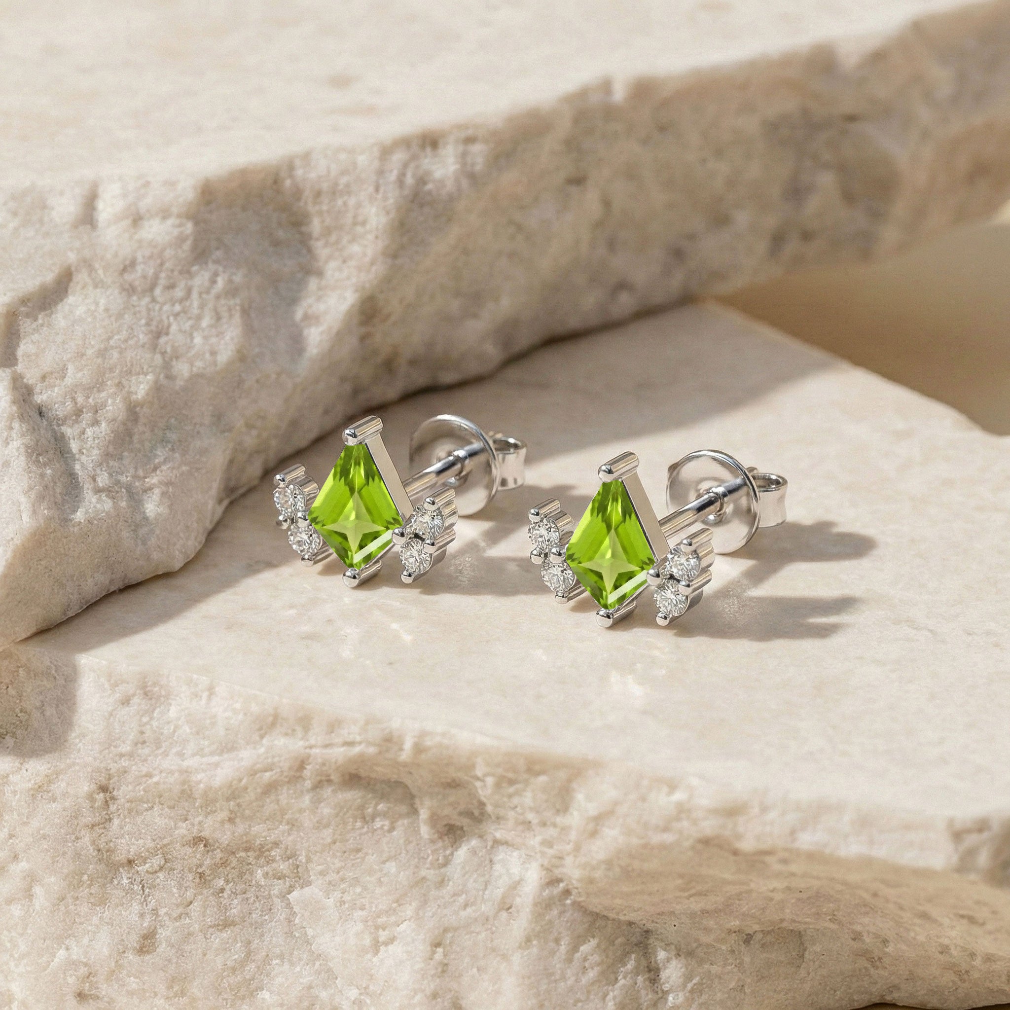 Peridot Kite Stud Earrings in 925 Sterling Silver 6x4 MM 1ct