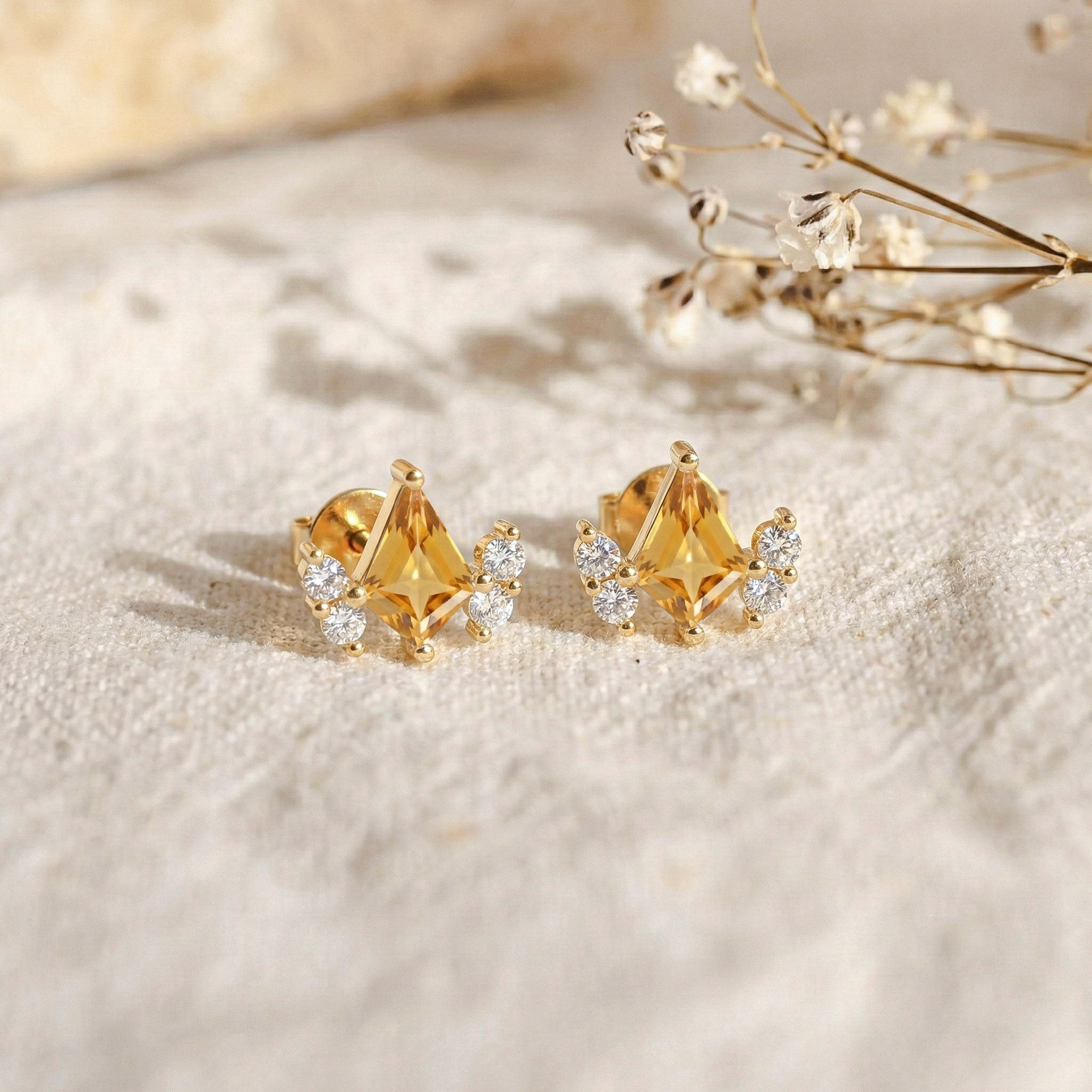 Citrine Kite Stud Earrings in 925 Sterling Silver 6x4 MM 1ct