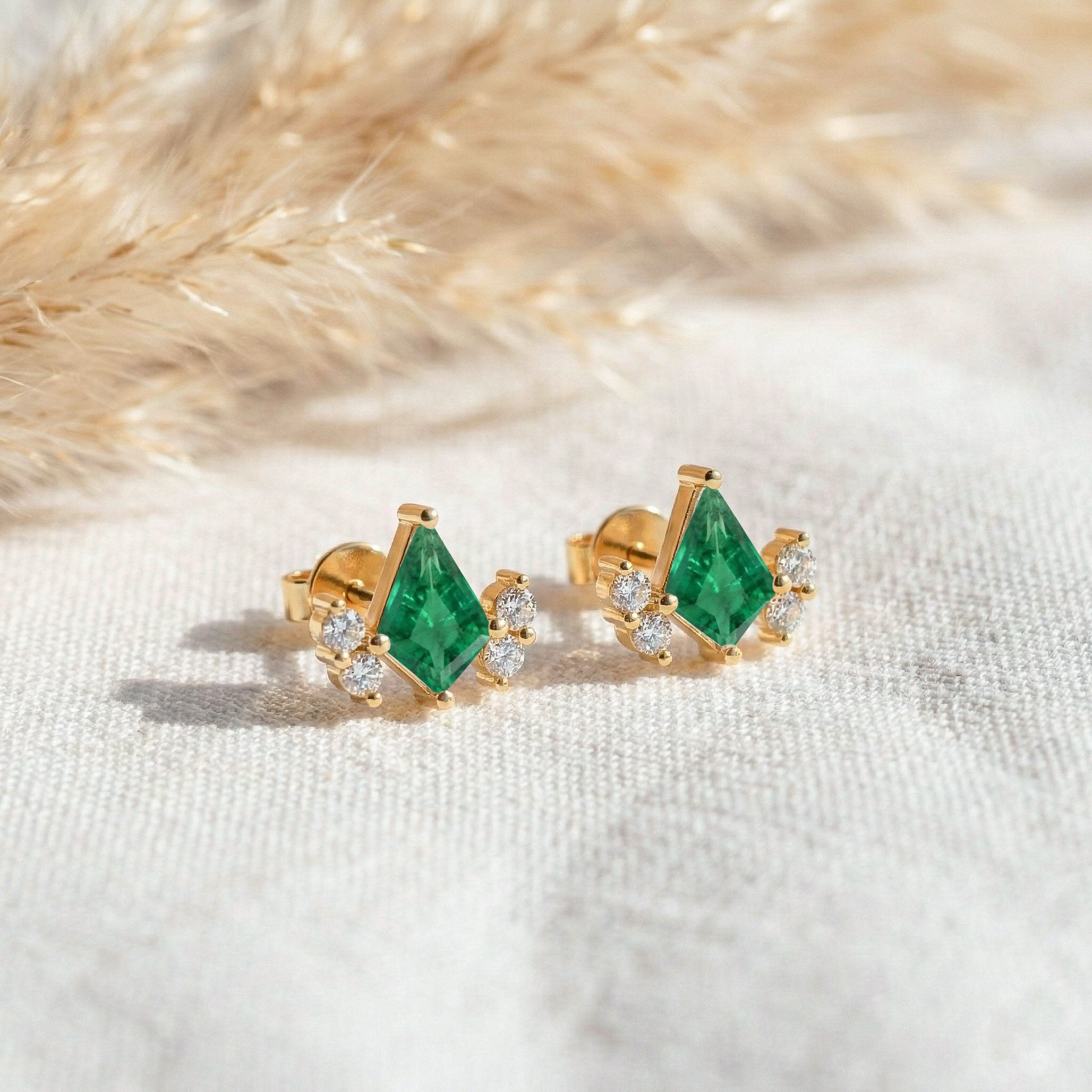 Emerald Kite Stud Earrings in 925 Sterling Silver 6x4 MM 1ct