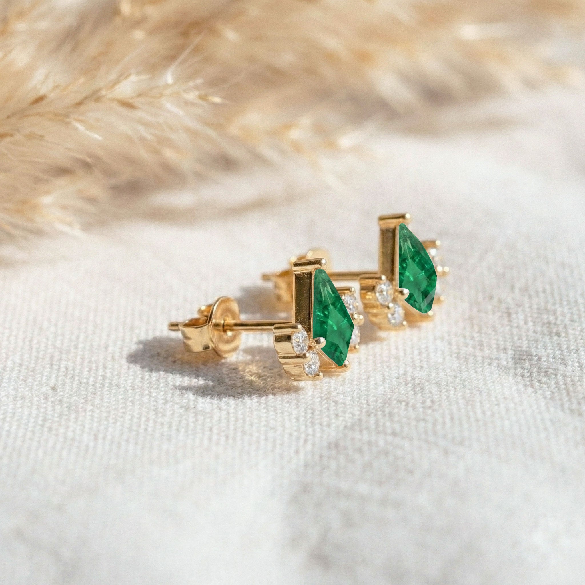 Emerald Kite Stud Earrings in 925 Sterling Silver 6x4 MM 1ct