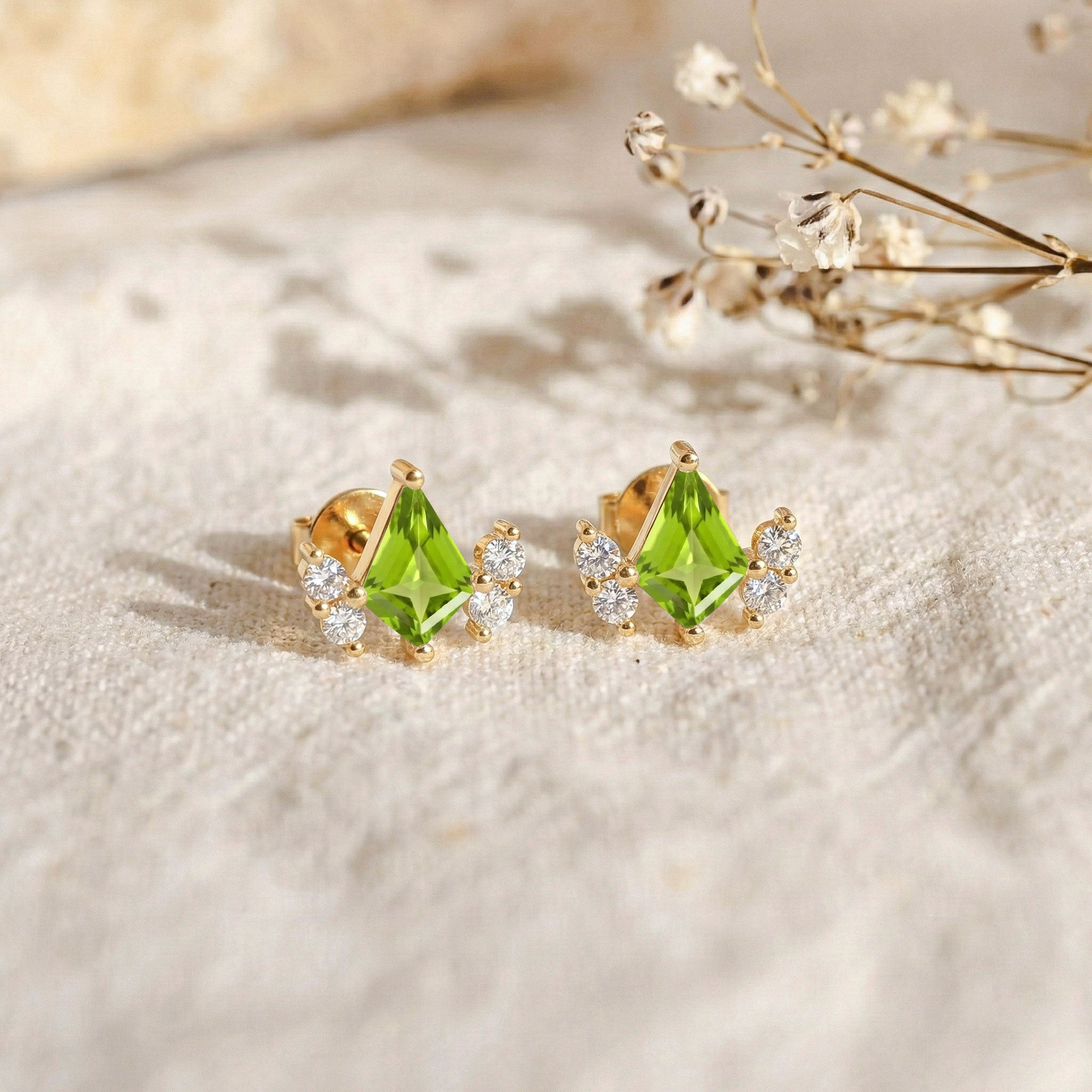 Peridot Kite Stud Earrings in 925 Sterling Silver 6x4 MM 1ct