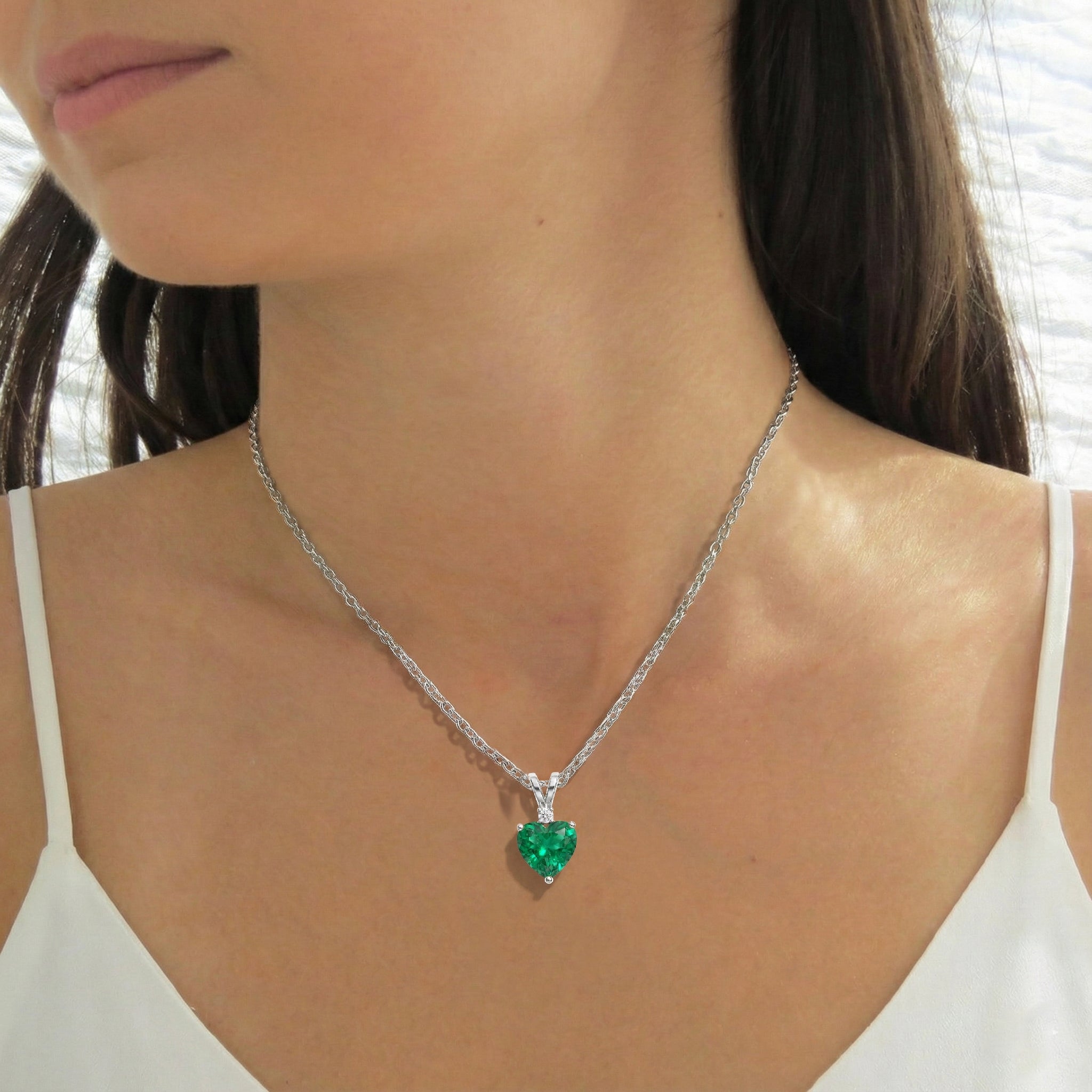 Emerald Heart Pendant Necklace in 925 Sterling Silver 1.5ct