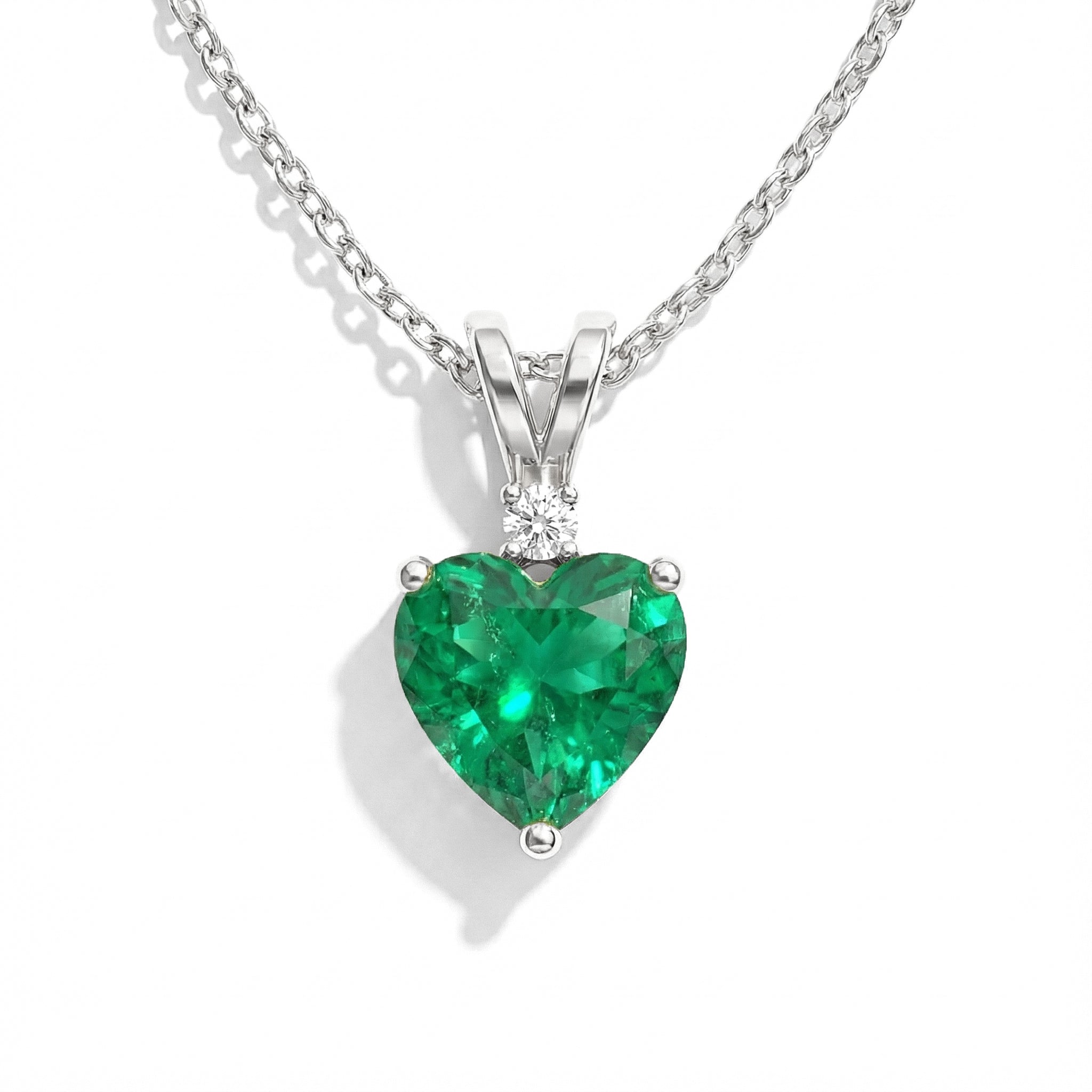 Emerald Heart Pendant Necklace in 925 Sterling Silver 1.5ct