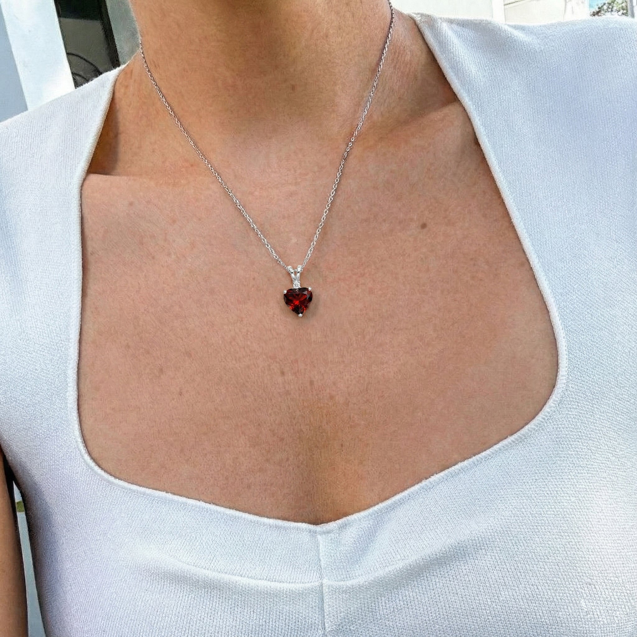 Natural Garnet Heart Pendant Necklace in 925 Sterling Silver 1.5ct
