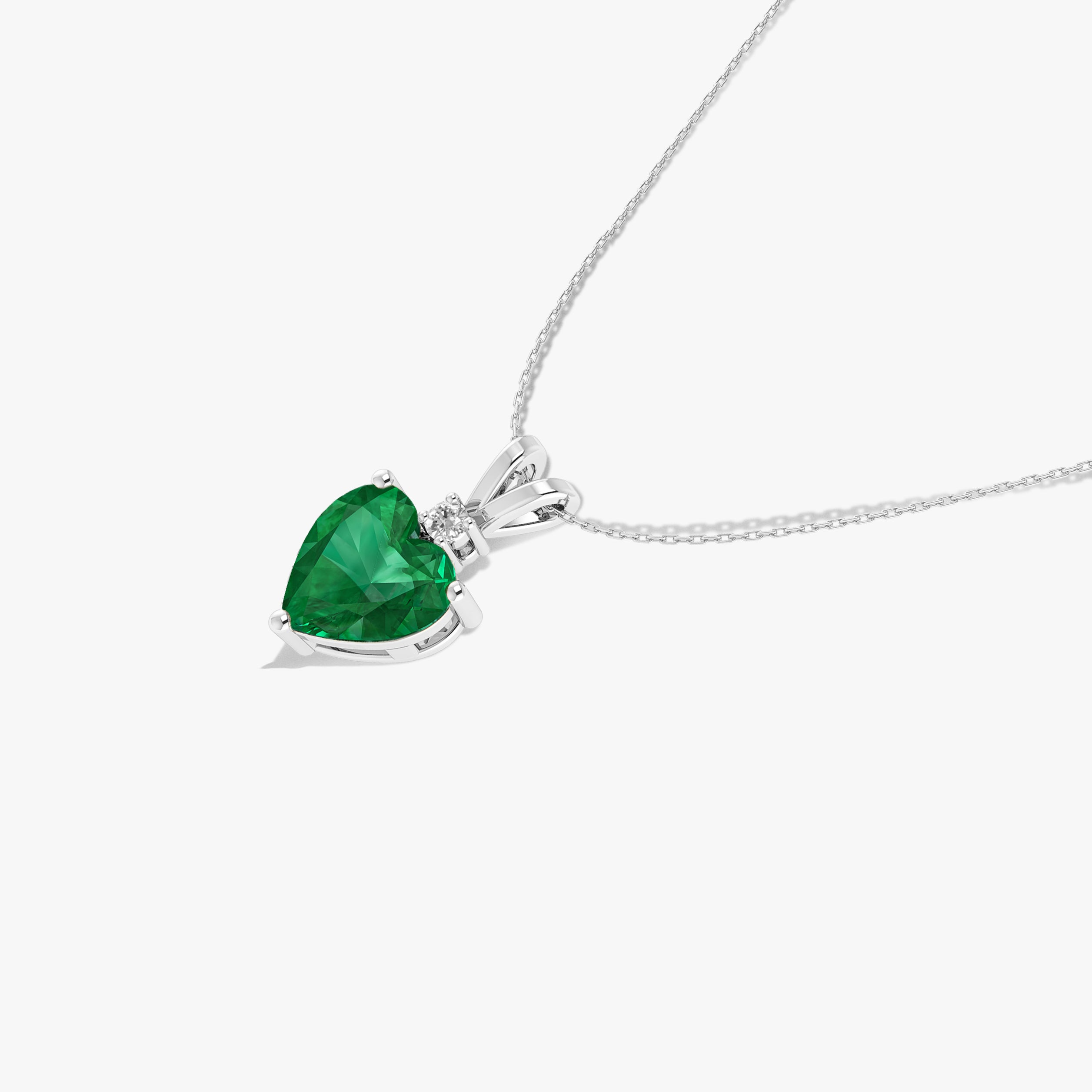 Emerald Heart Pendant Necklace in 925 Sterling Silver 7mm 1.5ct