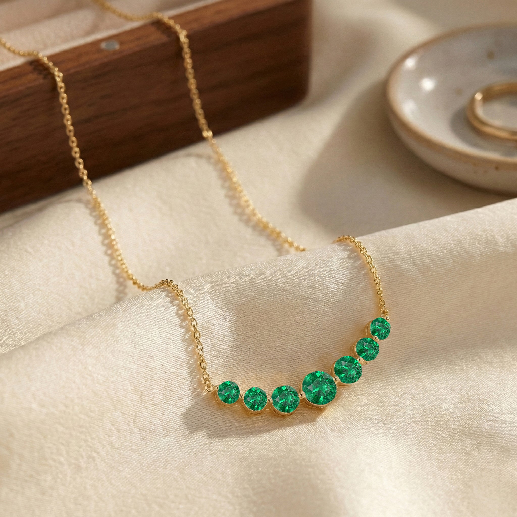 Emerald Curved Bar Necklace in 925 Sterling Silver 2.55ct