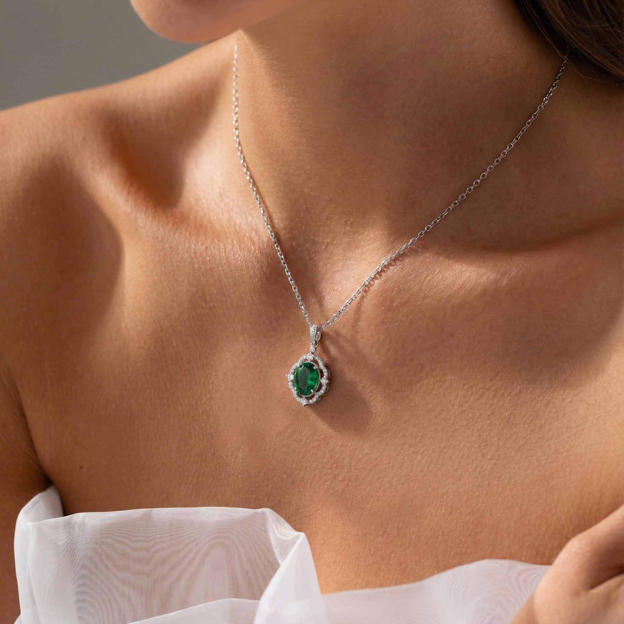 Emerald Oval Halo Pendant Necklace in 925 Sterling Silver 1.2ct