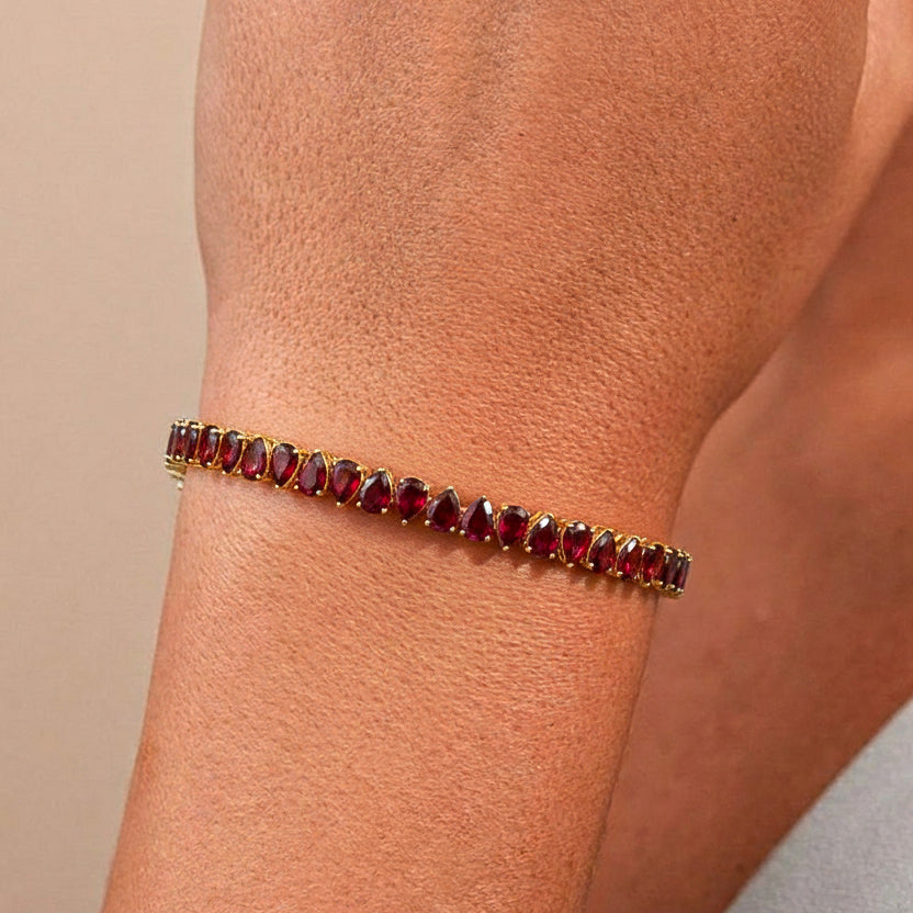 Garnet Pear Tennis Bracelet in 925 Sterling Silver 22 CT