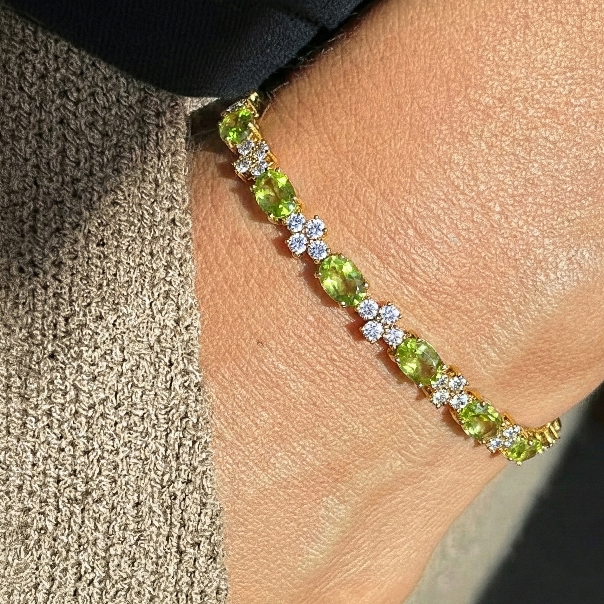 Peridot Oval and Round Shape Tennis Bracelet in 925 Sterling Silver 8X6 MM 13.2ct