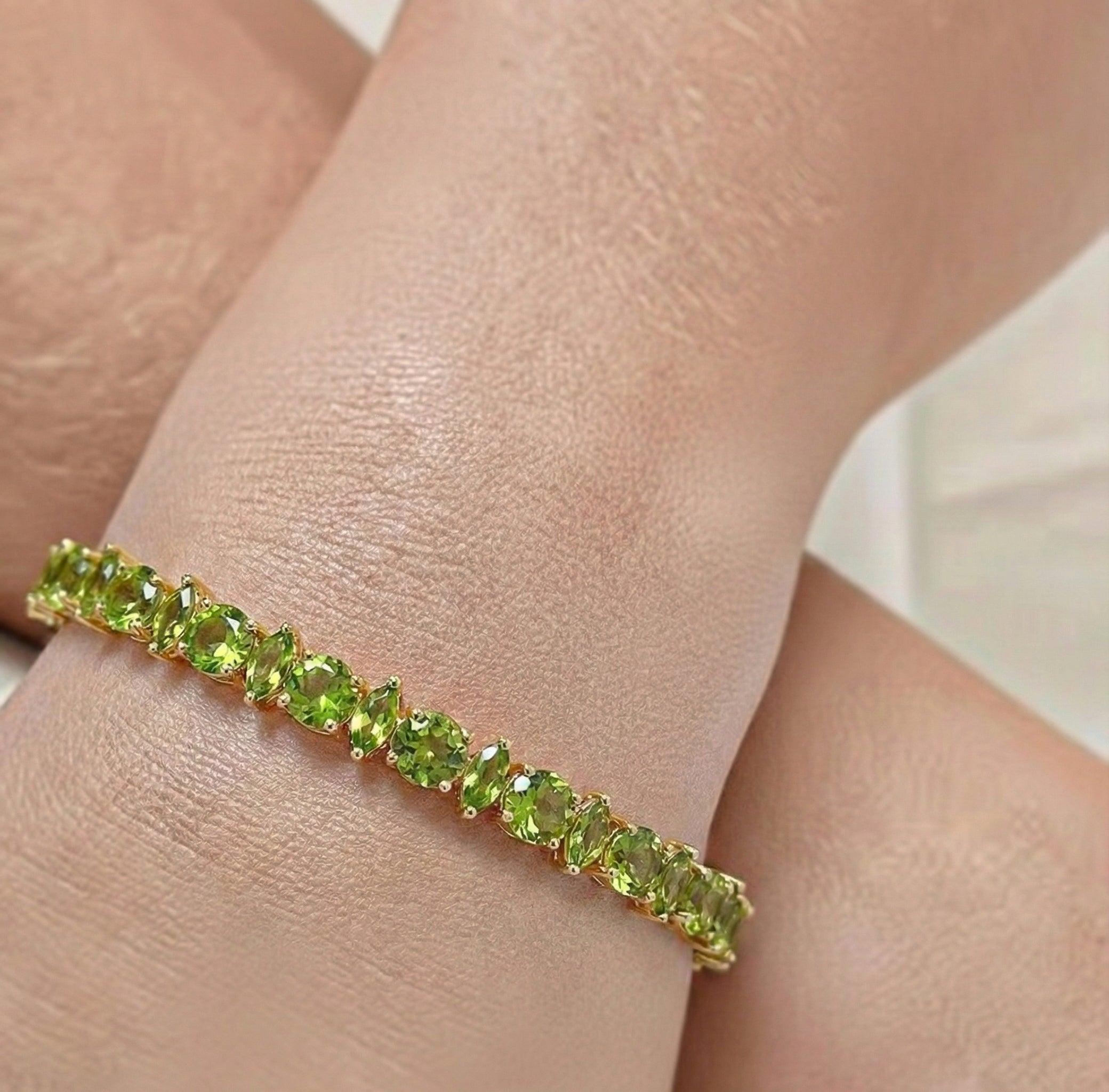 Peridot Round & Marquise Bracelet 5 MM & 5x2.5 MM 22.11 Ct Fresh Green Look
