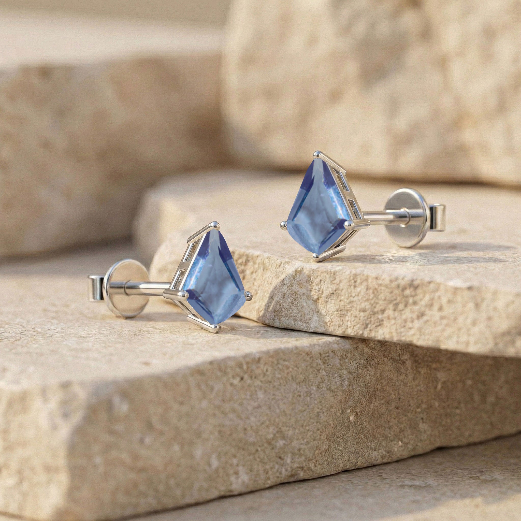 Alexandrite Kite Stud Earrings in 925 Sterling Silver 7x5 MM 1.50ct