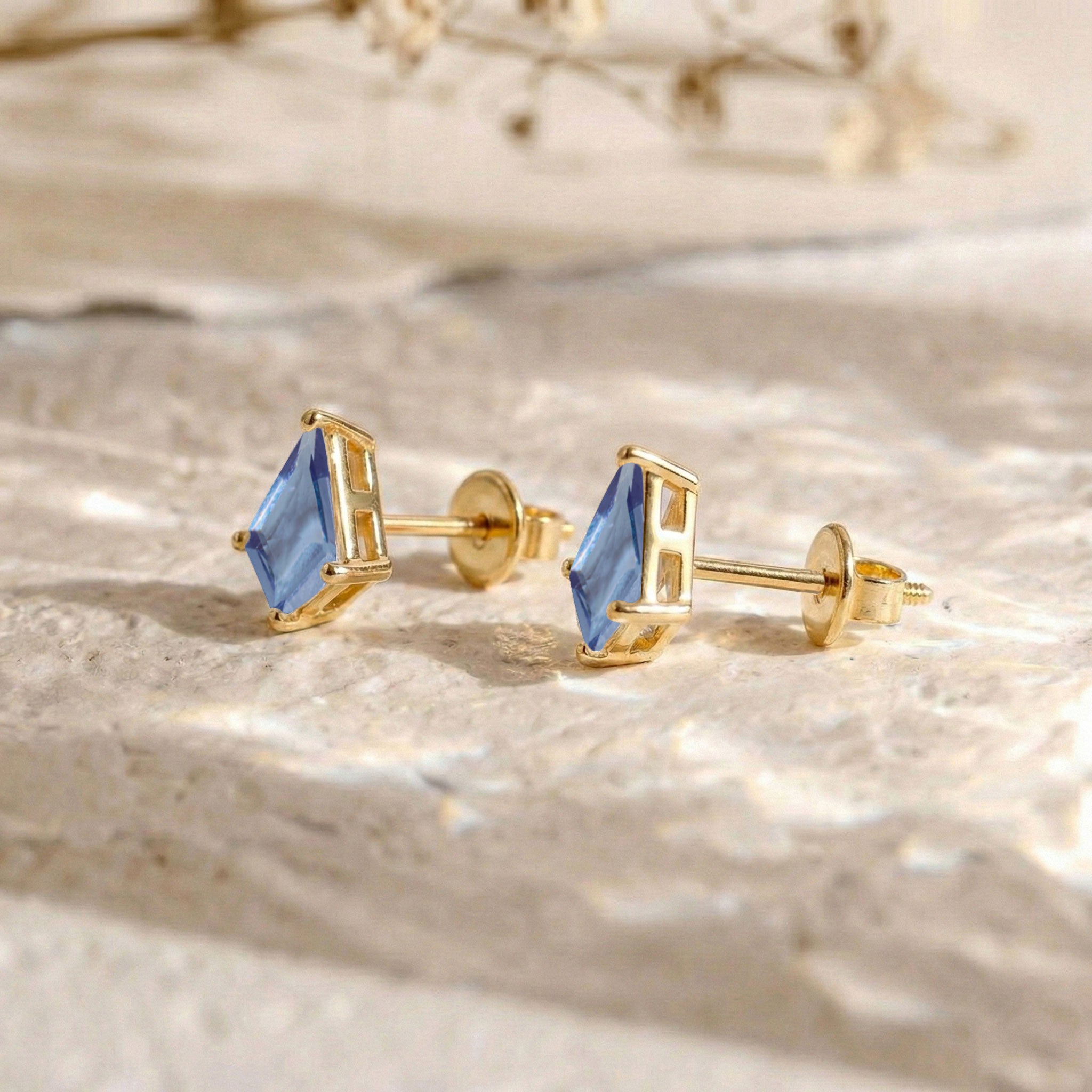 Alexandrite Kite Stud Earrings in 925 Sterling Silver 7x5 MM 1.50ct