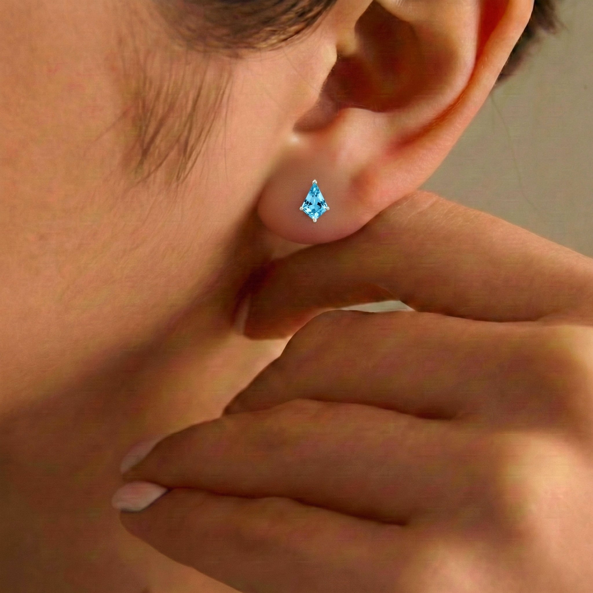 Aquamarine Kite Stud Earrings in 925 Sterling Silver 7x5 MM 1.50ct