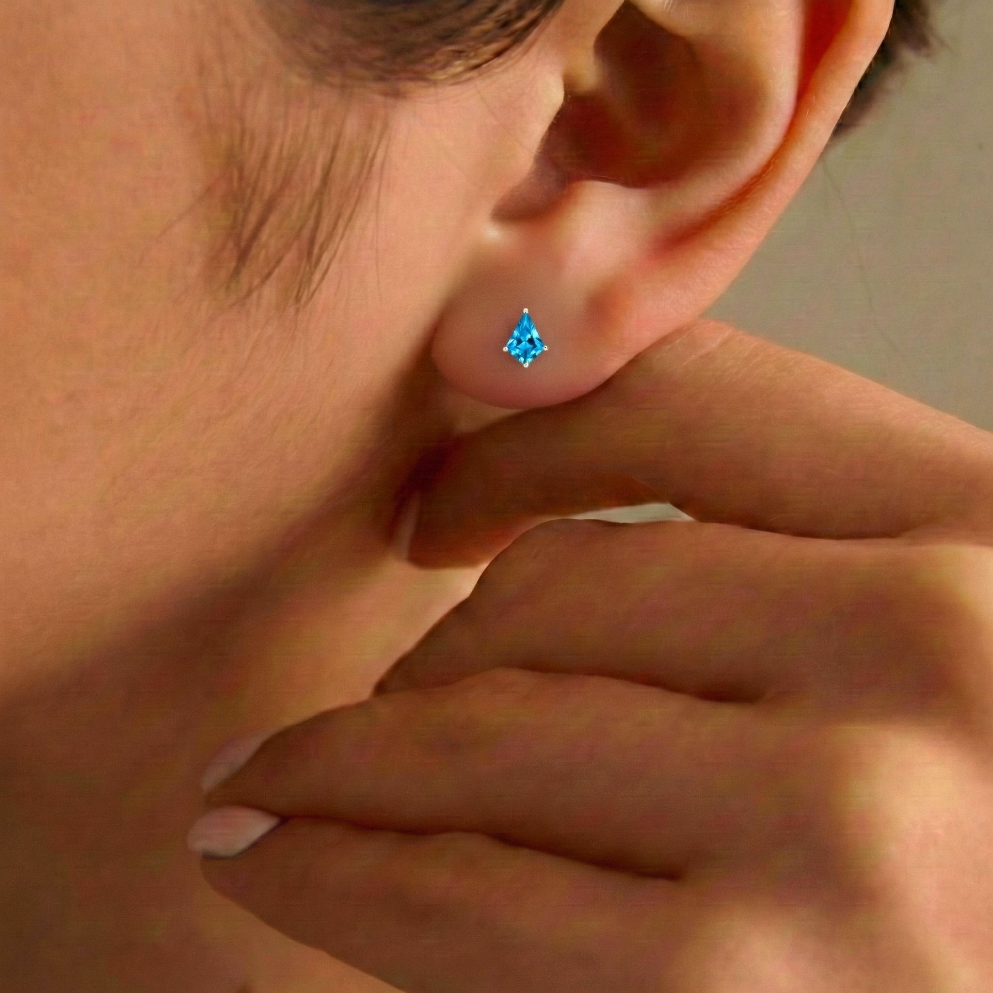 Blue Topaz Kite Stud Earrings in 925 Sterling Silver 7x5 MM 1.50ct