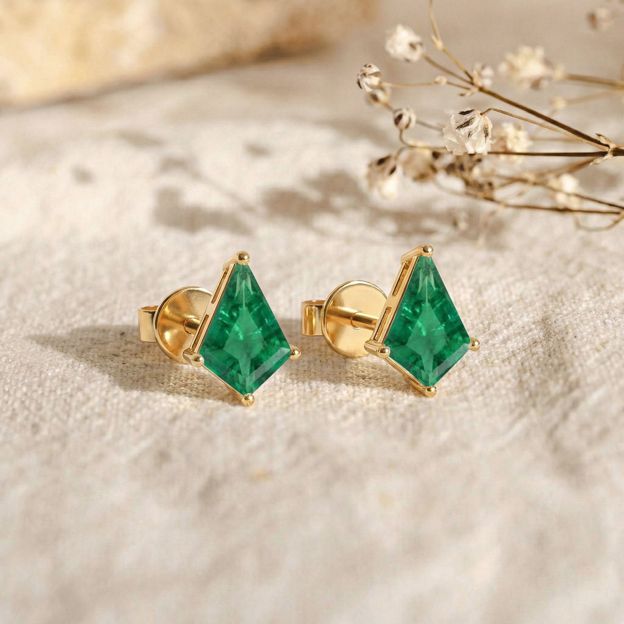 Emerald Kite Stud Earrings in 925 Sterling Silver 7x5 MM 1.50ct