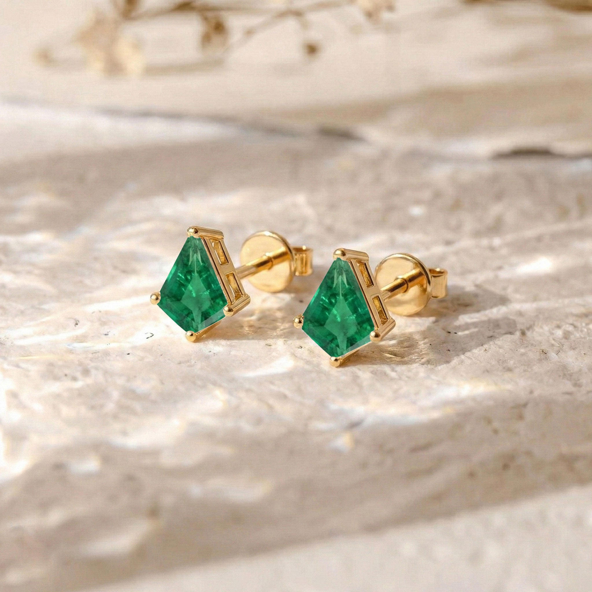 Emerald Kite Stud Earrings in 925 Sterling Silver 7x5 MM 1.50ct