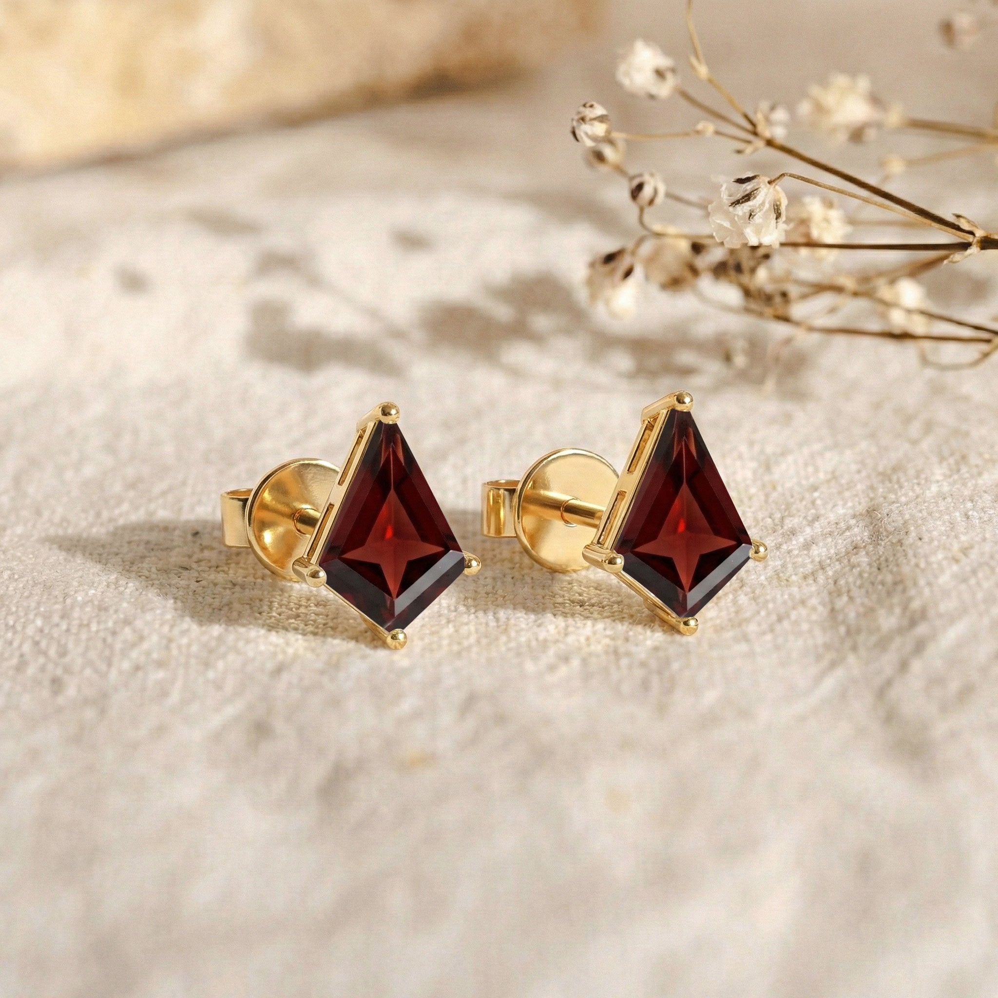Garnet Kite Stud Earrings in 925 Sterling Silver 7x5 MM 1.50ct