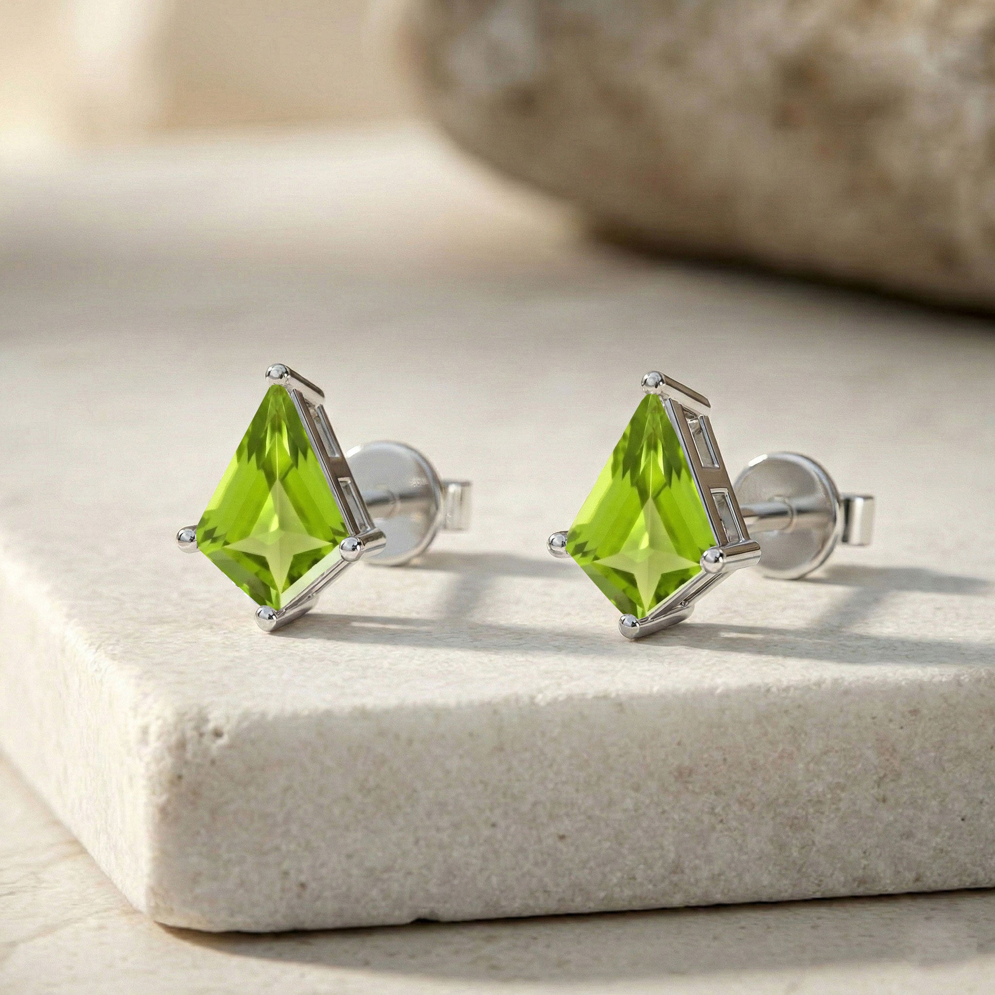 Peridot Kite Stud Earrings in 925 Sterling Silver 7x5 MM 1.50ct