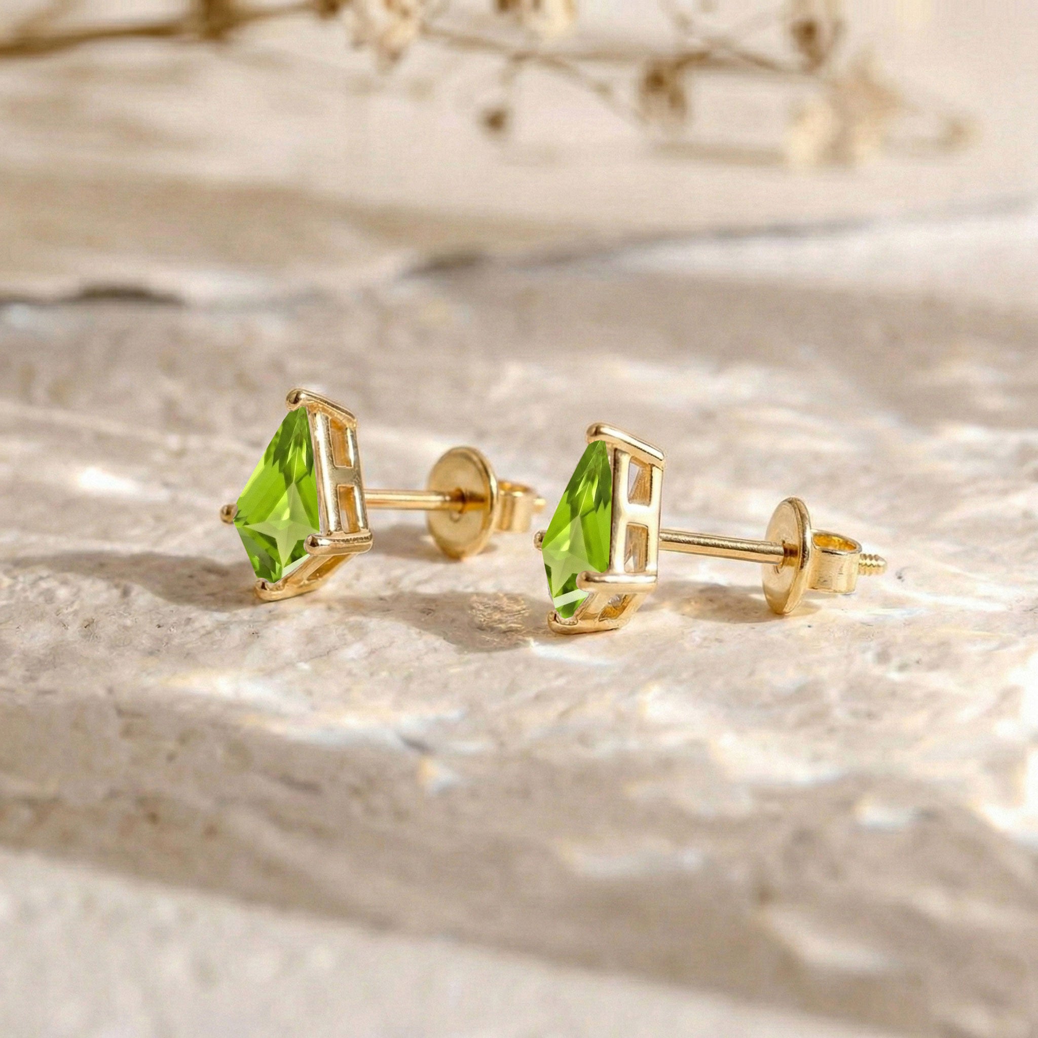 Peridot Kite Stud Earrings in 925 Sterling Silver 7x5 MM 1.50ct