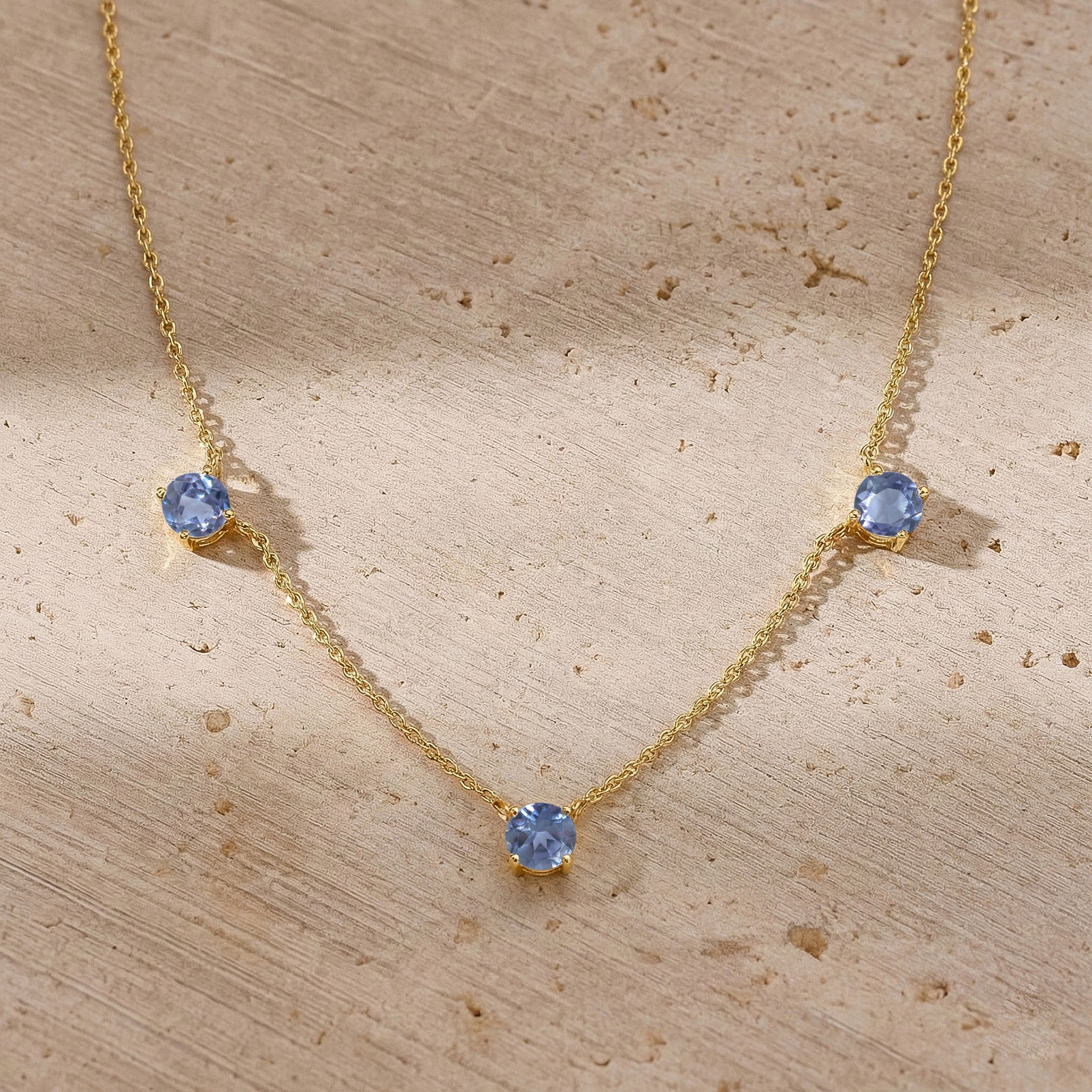 Delicate Alexandrite chain necklace with premium gemstone craftsmanship.
