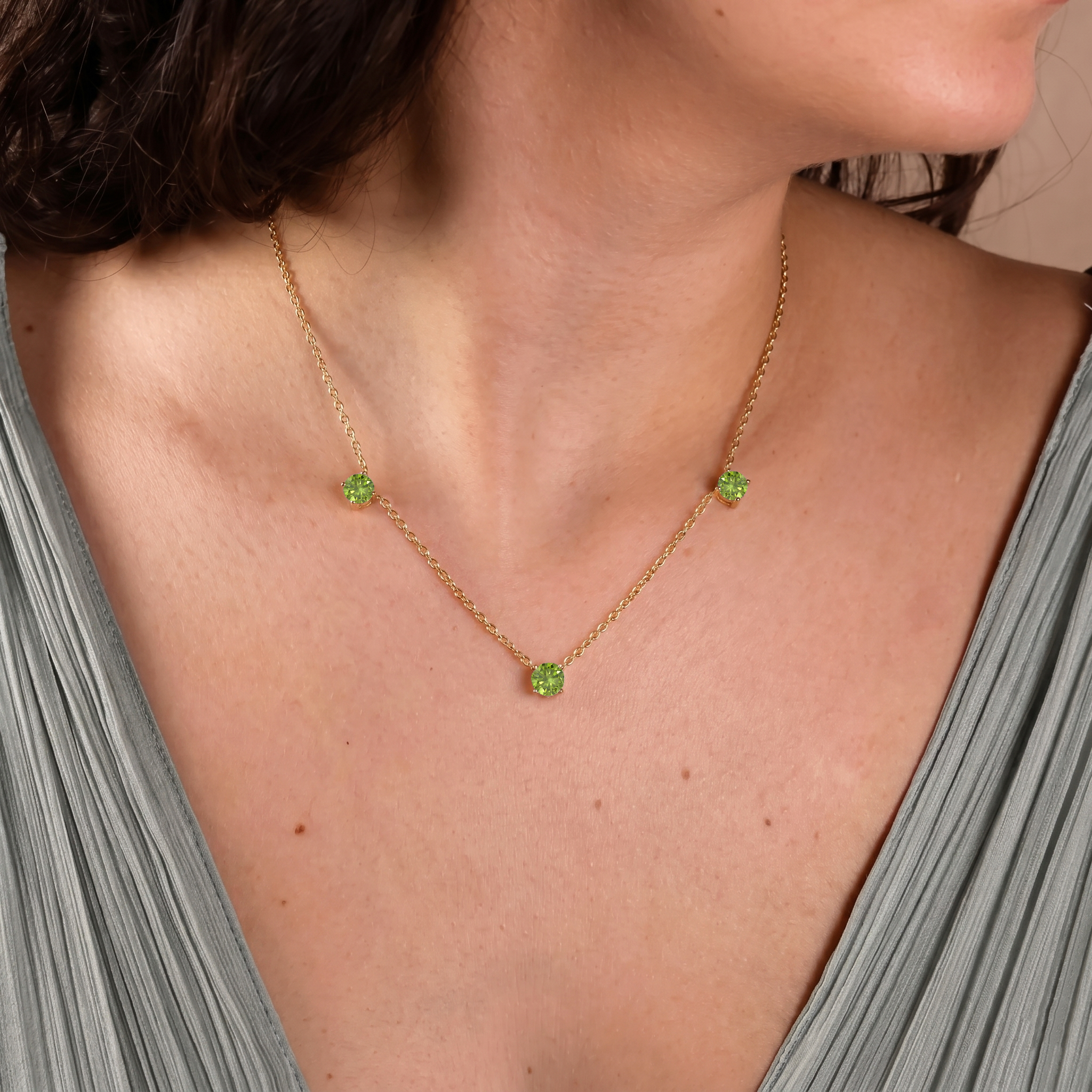 Lightweight sterling silver Peridot necklace for daily wear and layering.
