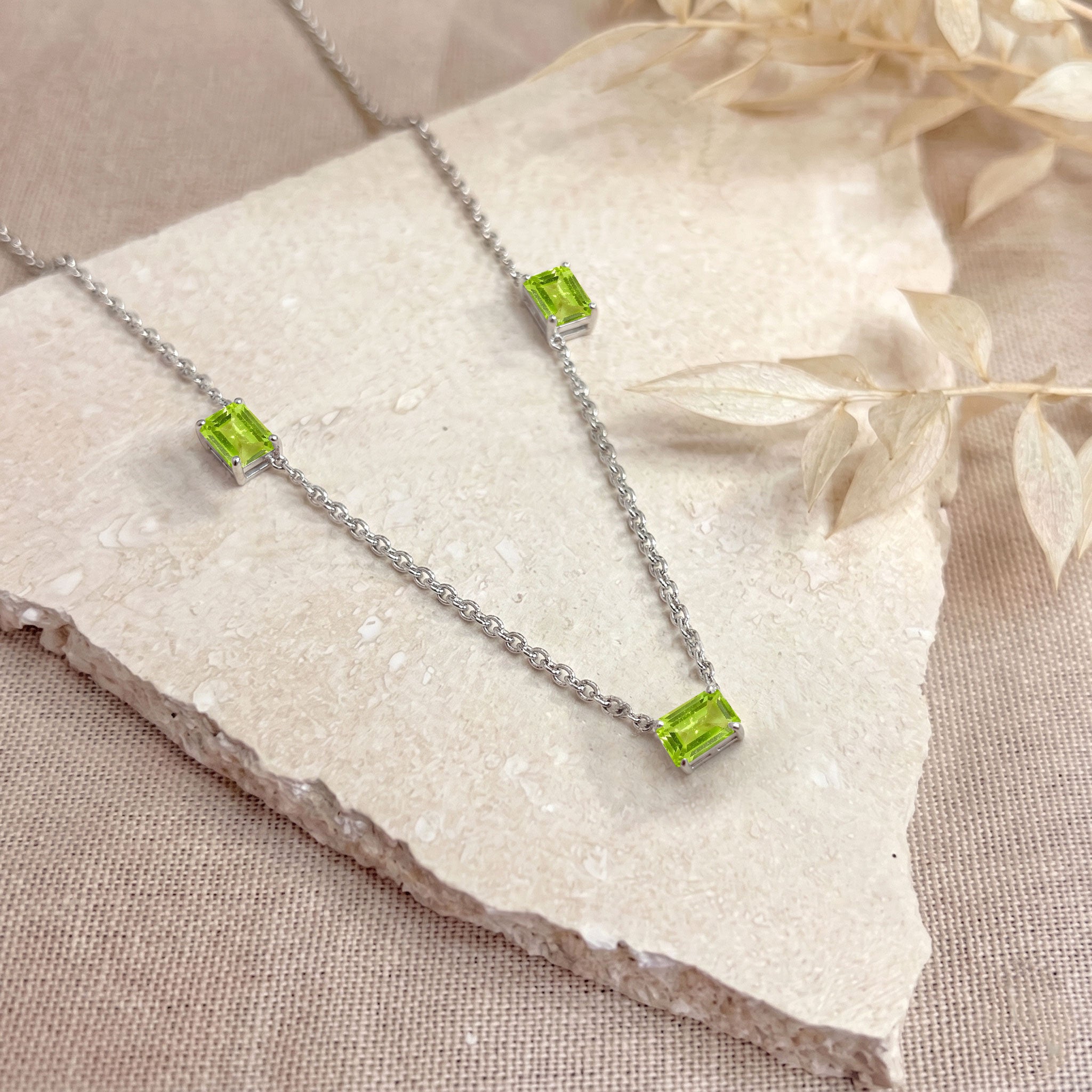 Dainty Peridot necklace in 925 sterling silver
