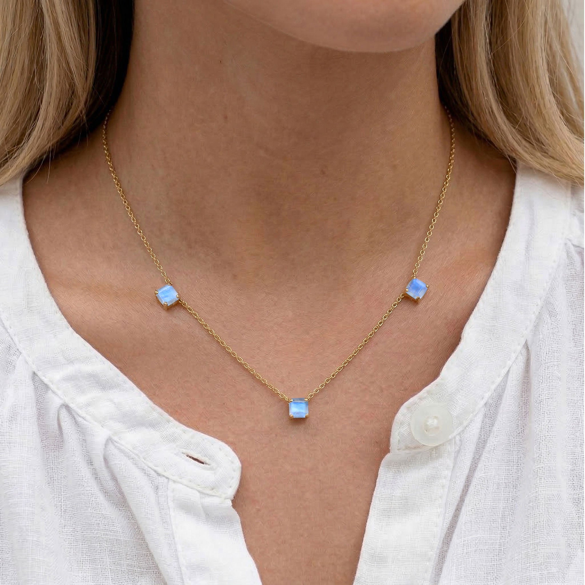 Delicate Moonstone pendant necklace with adjustable chain for everyday elegance.
