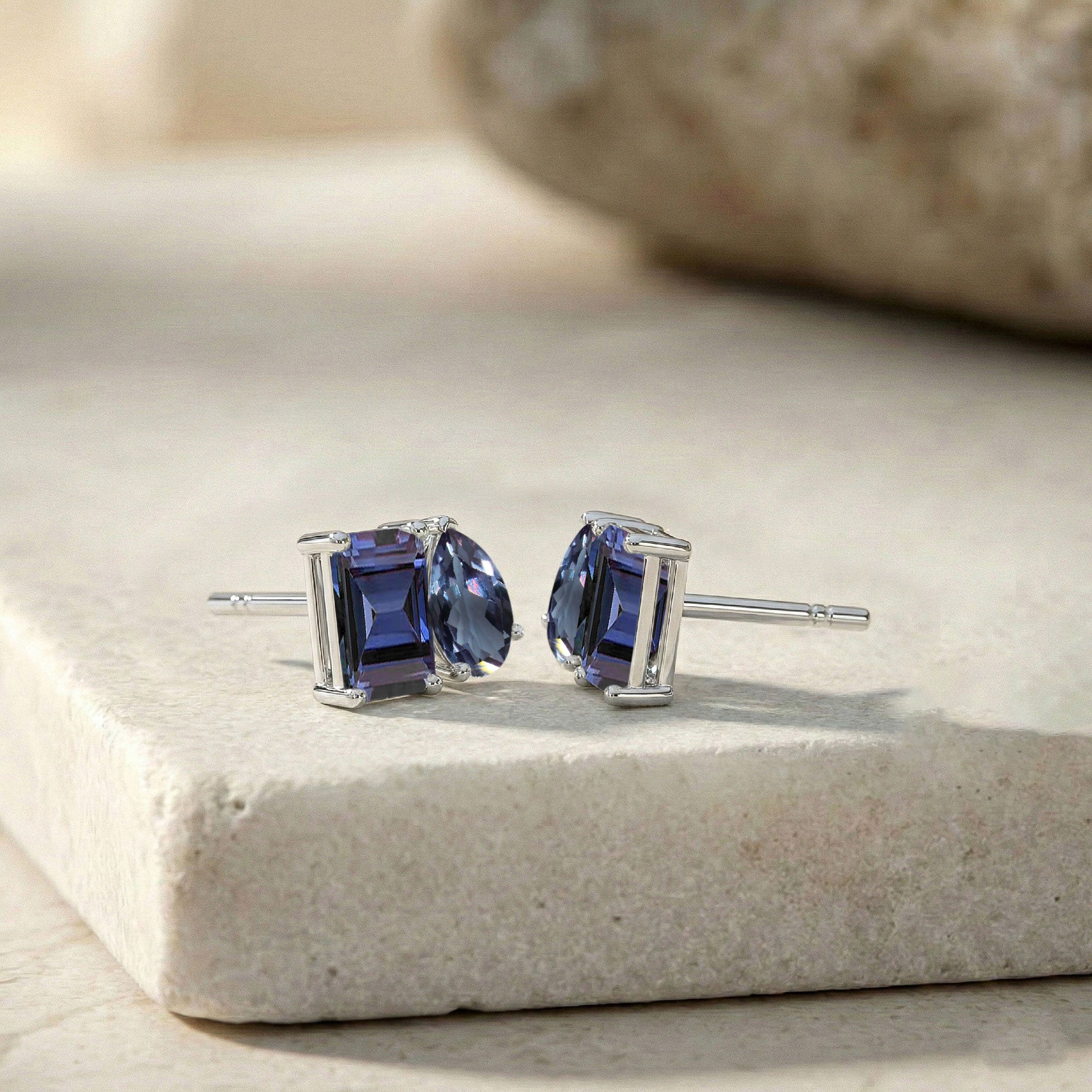 Natural alexandrite earrings studs 2ct