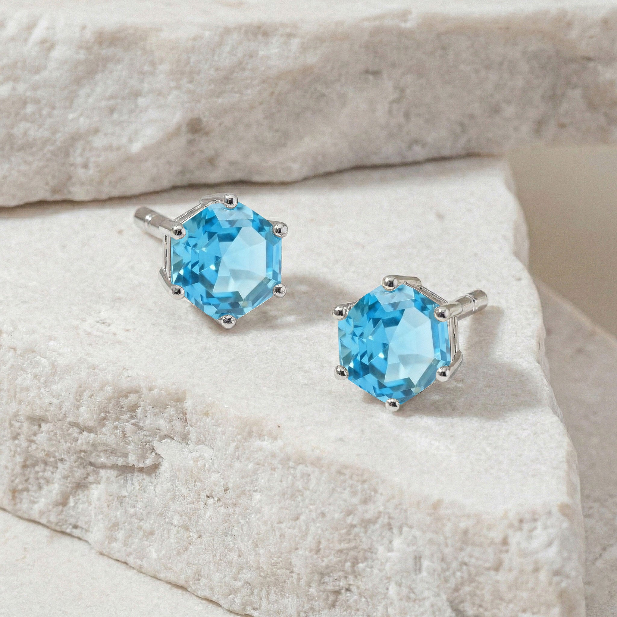 Aquamarine Hexagon Stud Earring in 925 Sterling Silver 6 MM 2ct