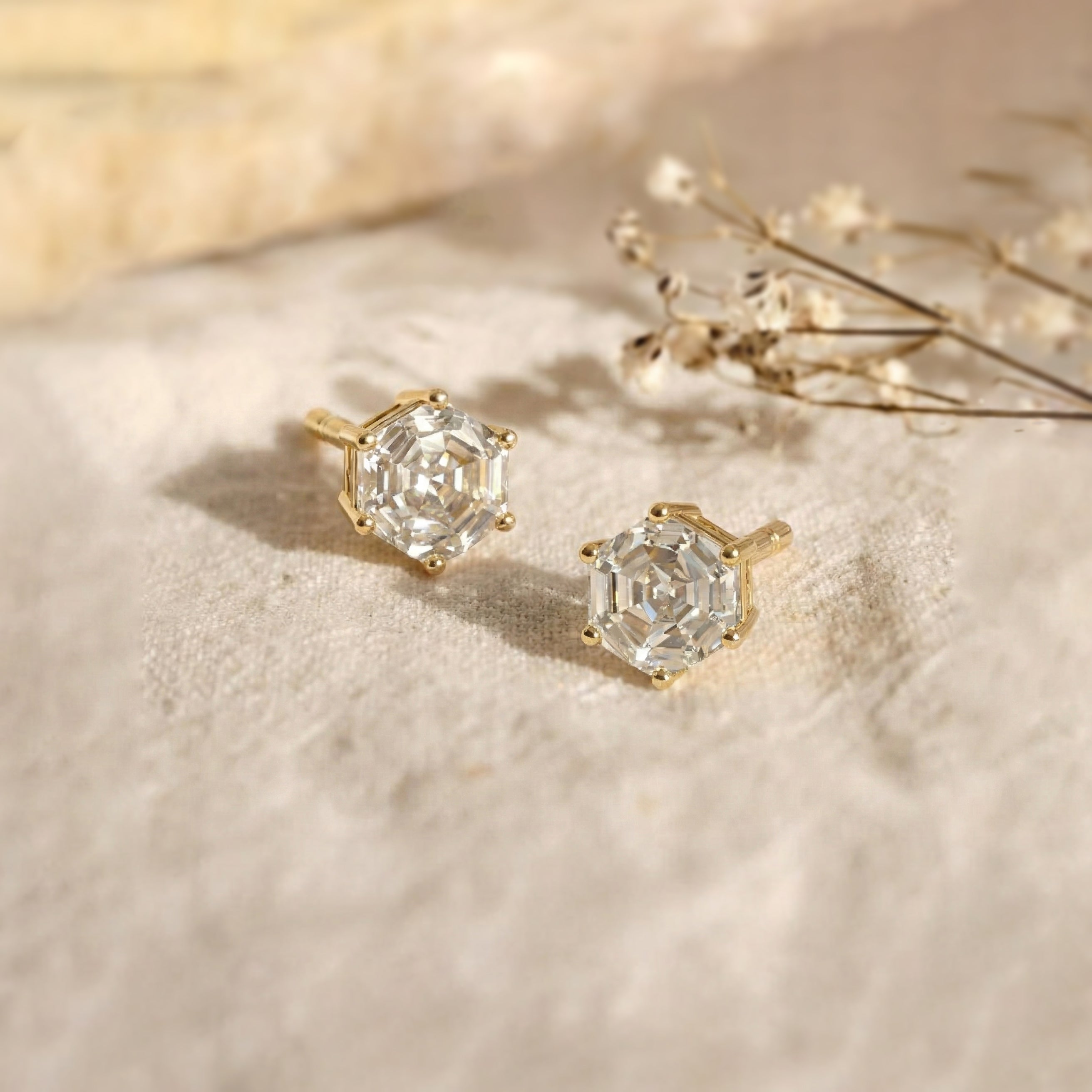 Simulated diamond CZ Hexagon Stud Earring in 925 Sterling Silver 6 MM 2ct