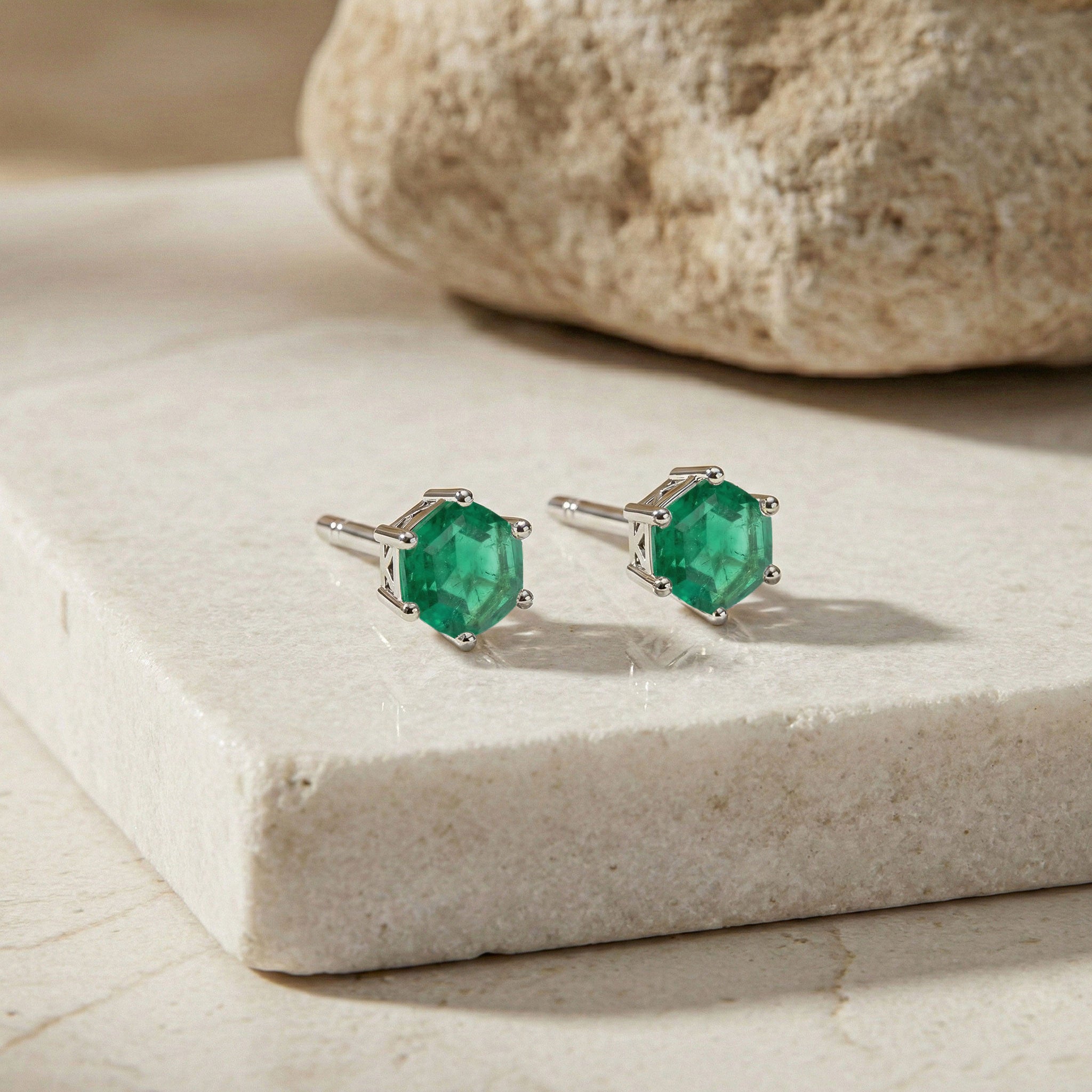 Emerald Hexagon Stud Earring in 925 Sterling Silver 6 MM 2ct
