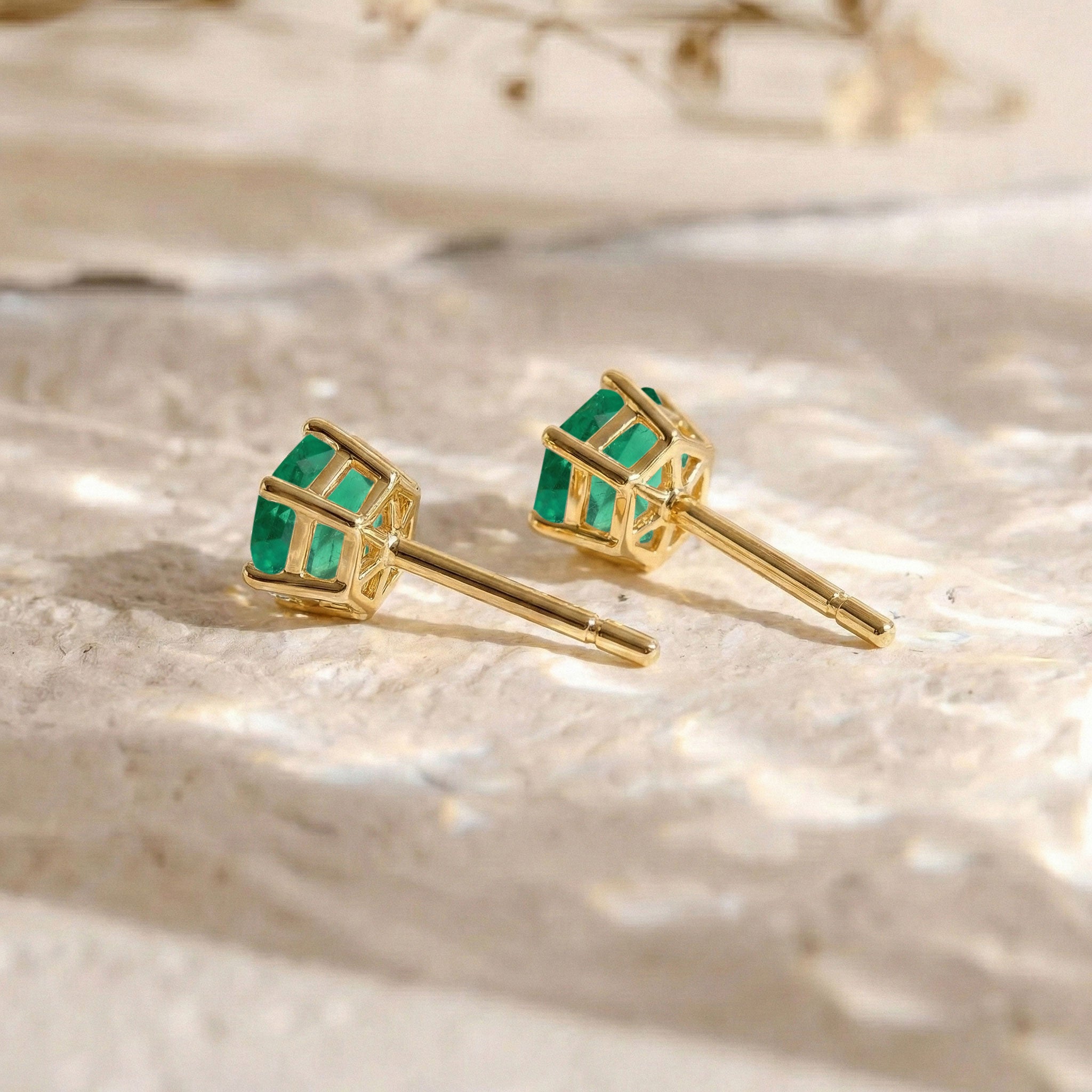 Emerald Hexagon Stud Earring in 925 Sterling Silver 6 MM 2ct