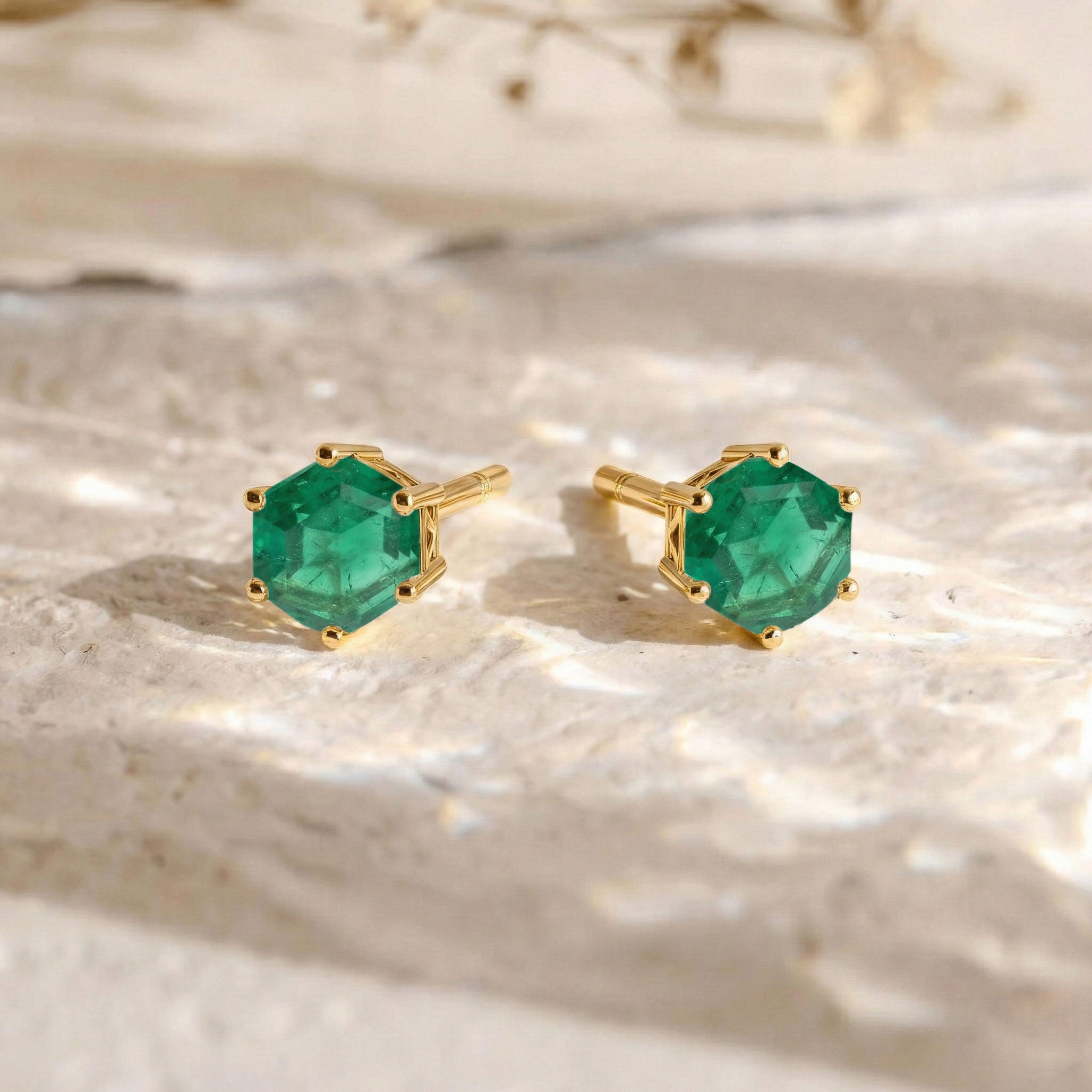 Emerald Hexagon Stud Earring in 925 Sterling Silver 6 MM 2ct