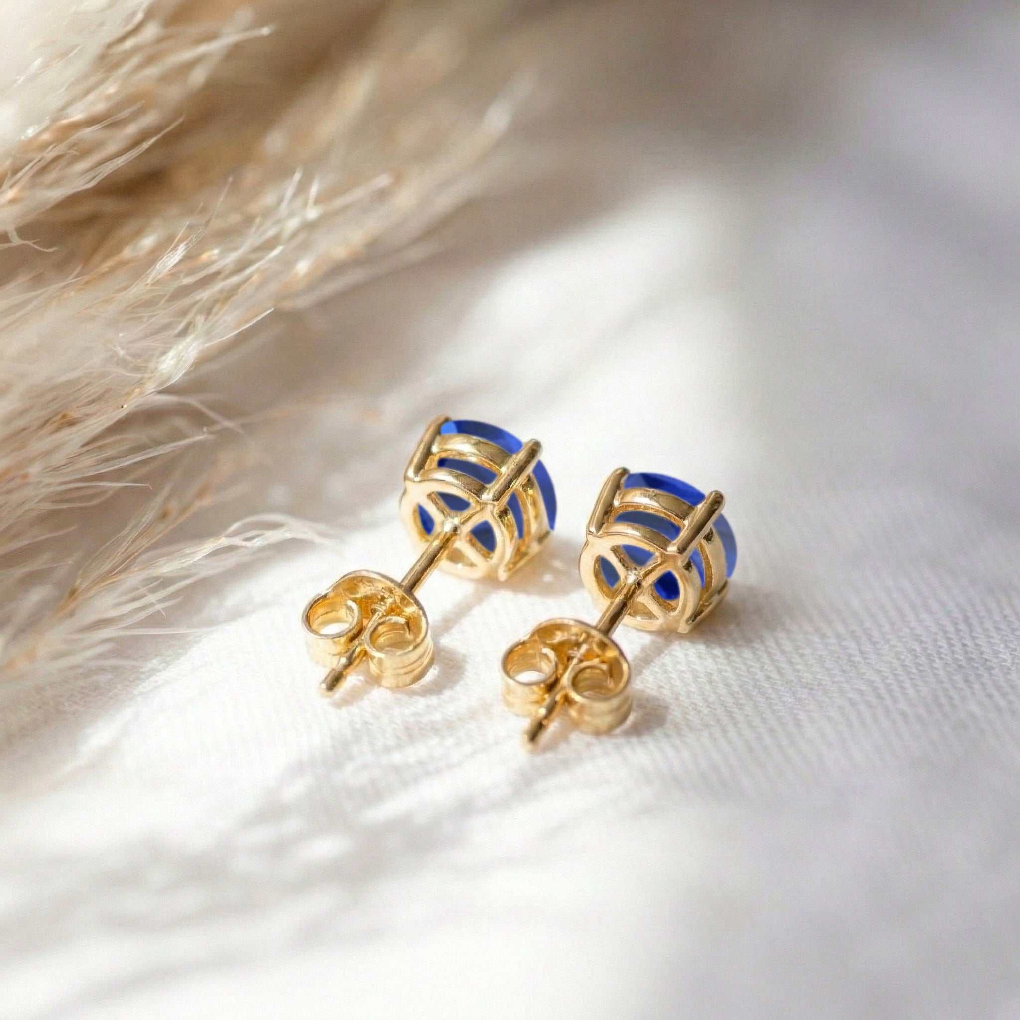 Blue Sapphire Round Stud Earrings in 925 Sterling Silver 5.15ct