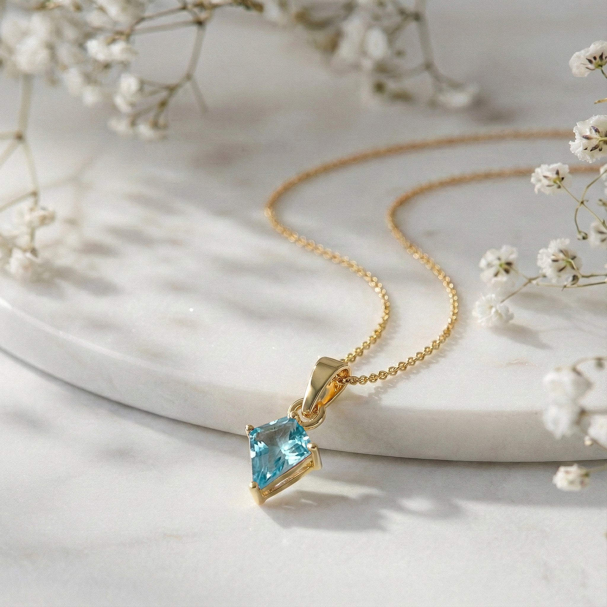 Aquamarine Solitaire Kite Pendant Necklace in 925 Sterling Silver 1.4ct