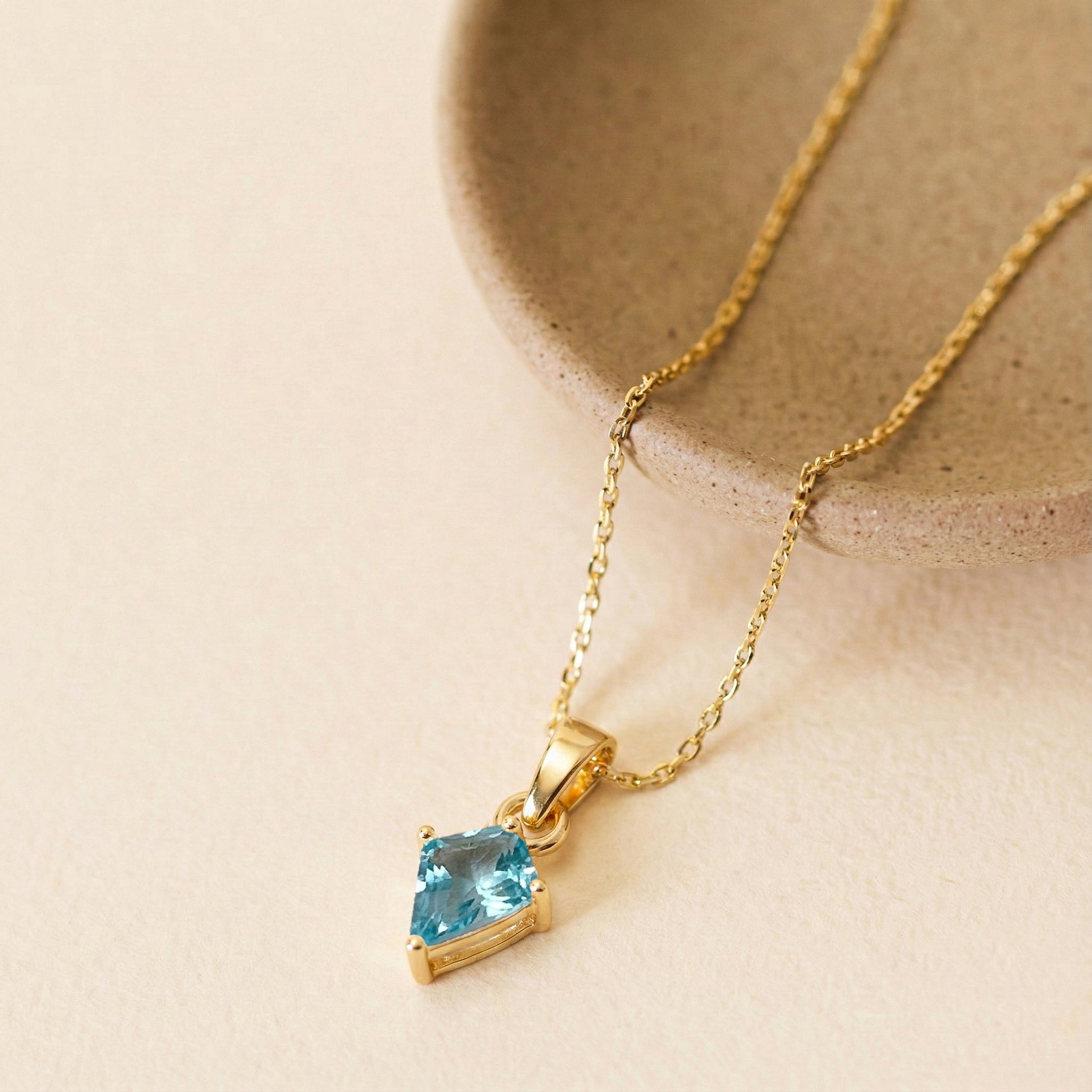 Aquamarine Solitaire Kite Pendant Necklace in 925 Sterling Silver 1.4ct