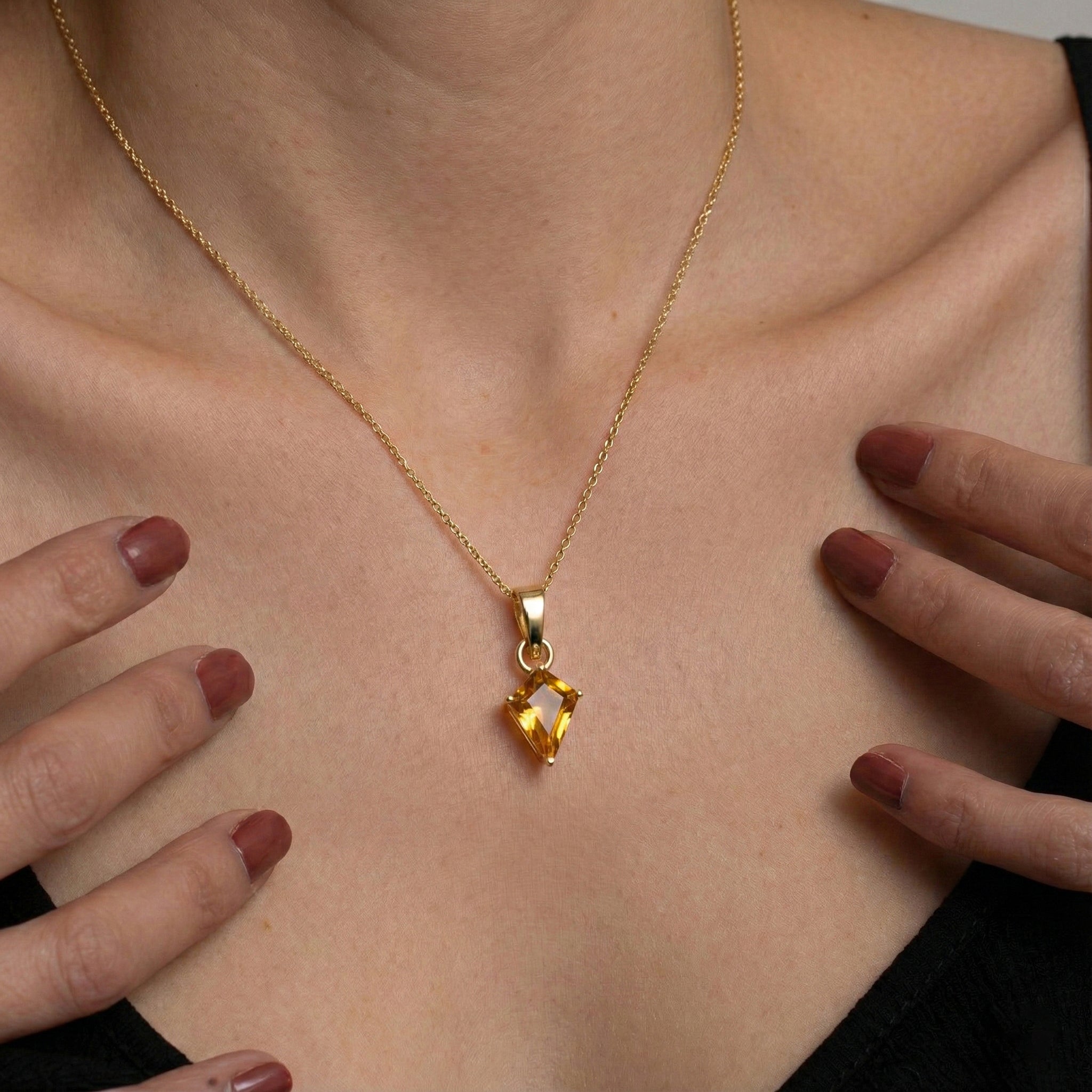 Citrine Kite Solitaire Pendant Necklace in Yellow Gold Plated 1.4ct