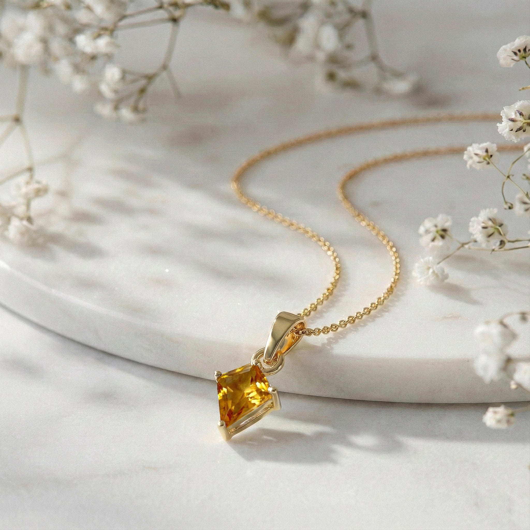 Citrine Kite Solitaire Pendant Necklace in Yellow Gold Plated 1.4ct