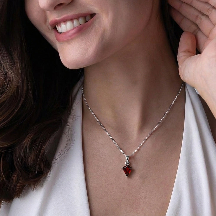 Natural Garnet Kite Solitaire Pendant Necklace in 925 Sterling Silver 1.4ct