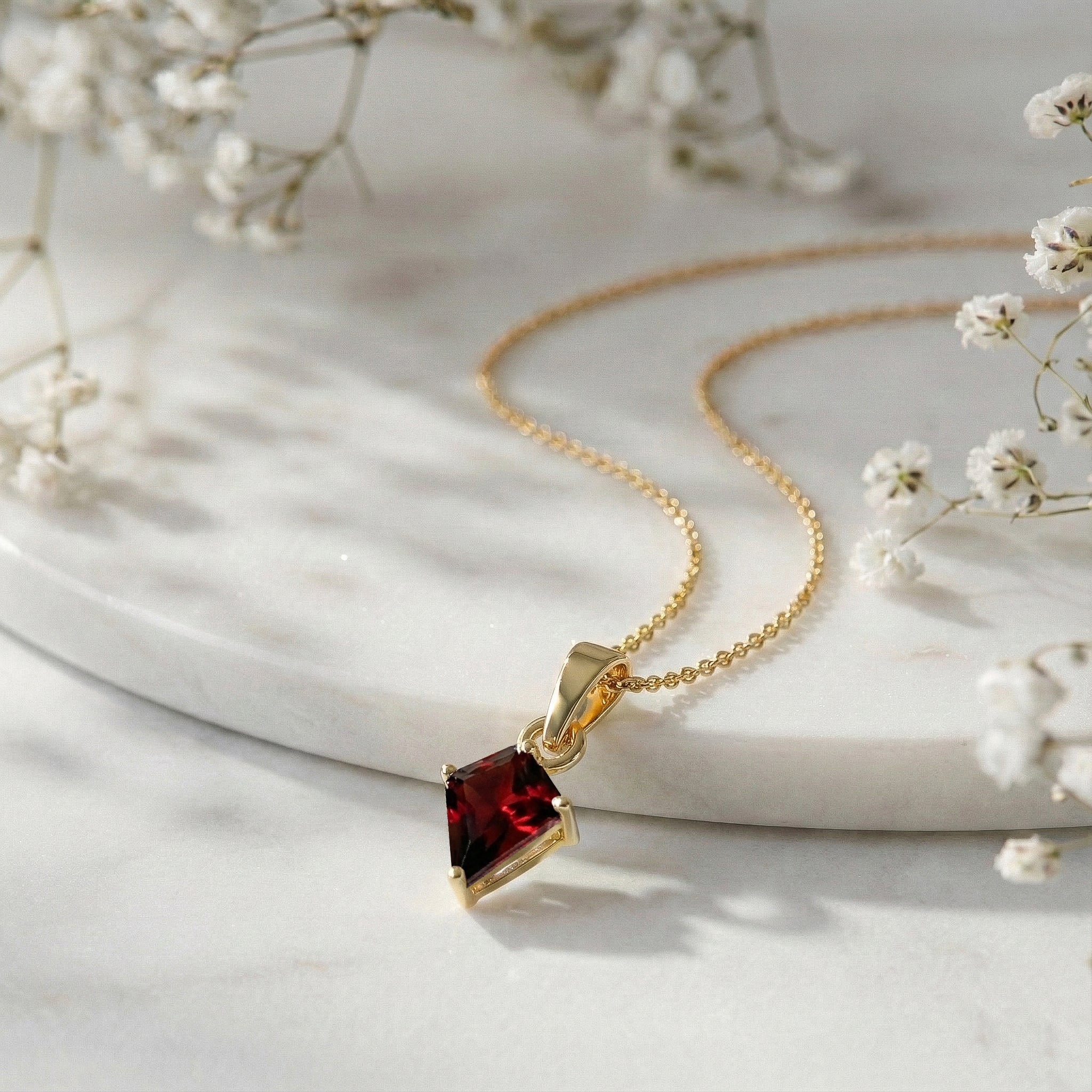 Natural Garnet Kite Solitaire Pendant Necklace in 925 Sterling Silver 1.4ct