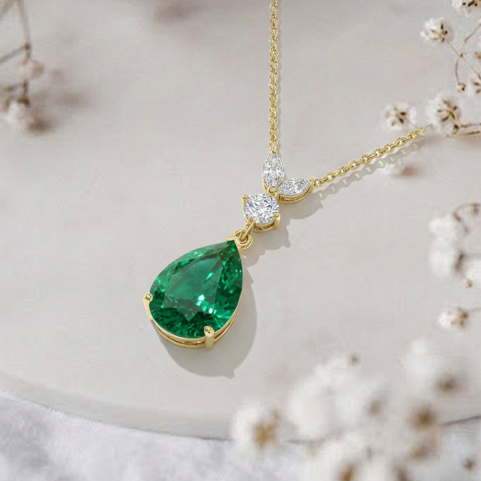 Emerald Pear Teardrop Pendant Necklace in 925 Sterling Silver 1.7ct