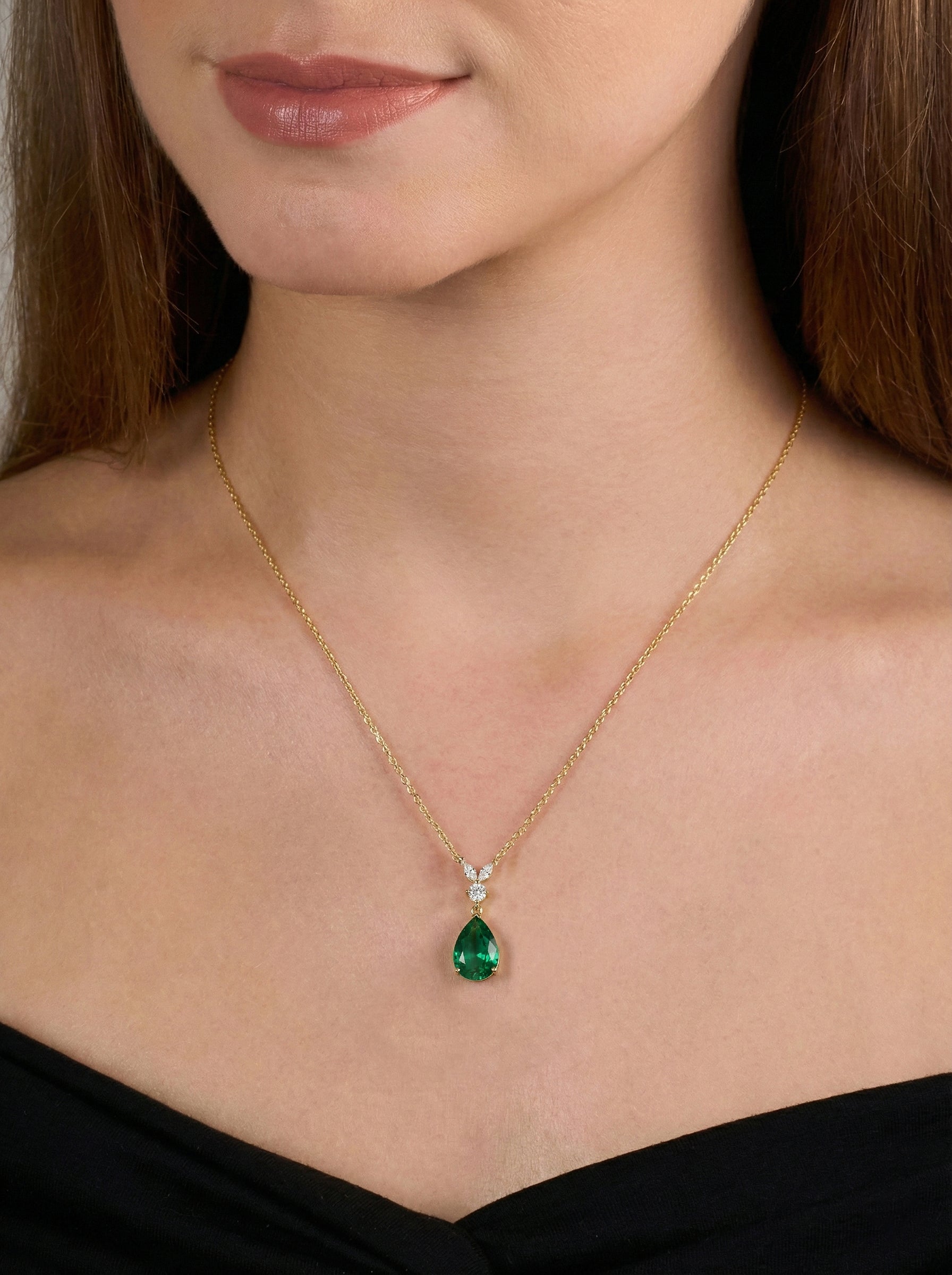 Emerald Pear Teardrop Pendant Necklace in 925 Sterling Silver 1.7ct